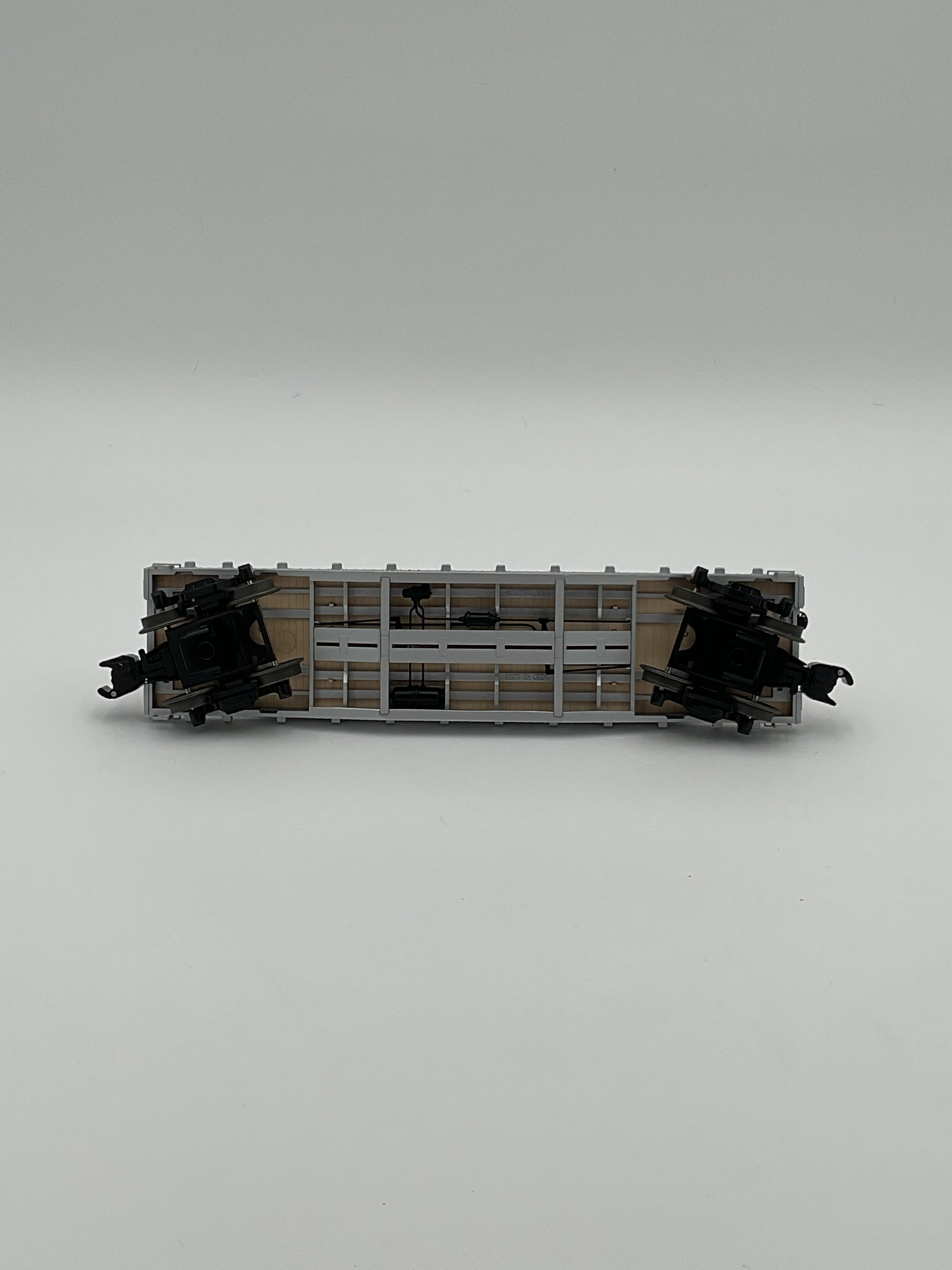 Lionel O 27543 Santa Fe Flatcar with Covered Load