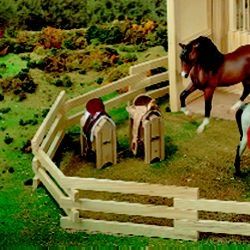 Breyer 281 Saddle Stand (1)