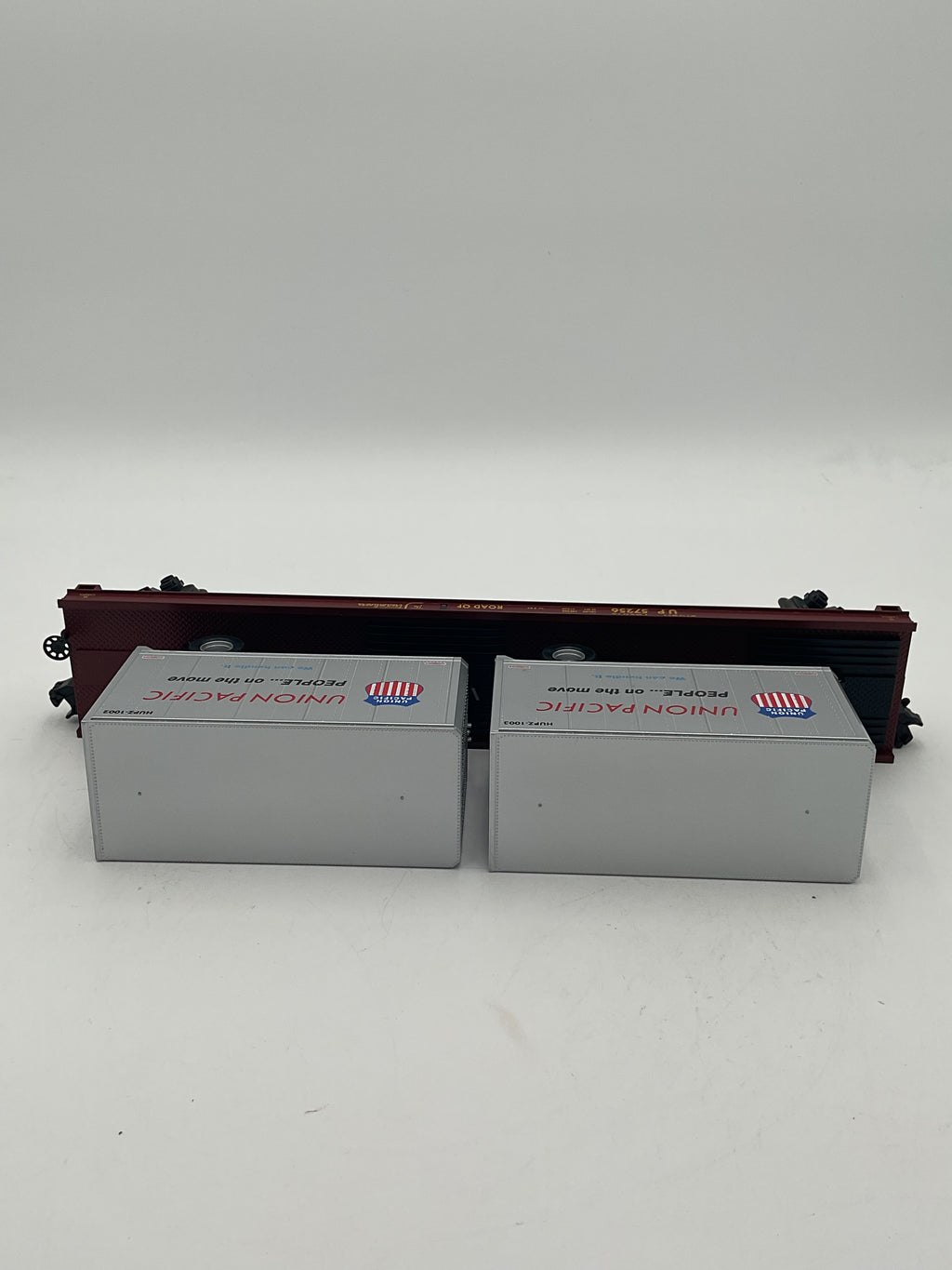 MTH 20-98107 Union Pacific Flatcar w/ 20’ Trailers