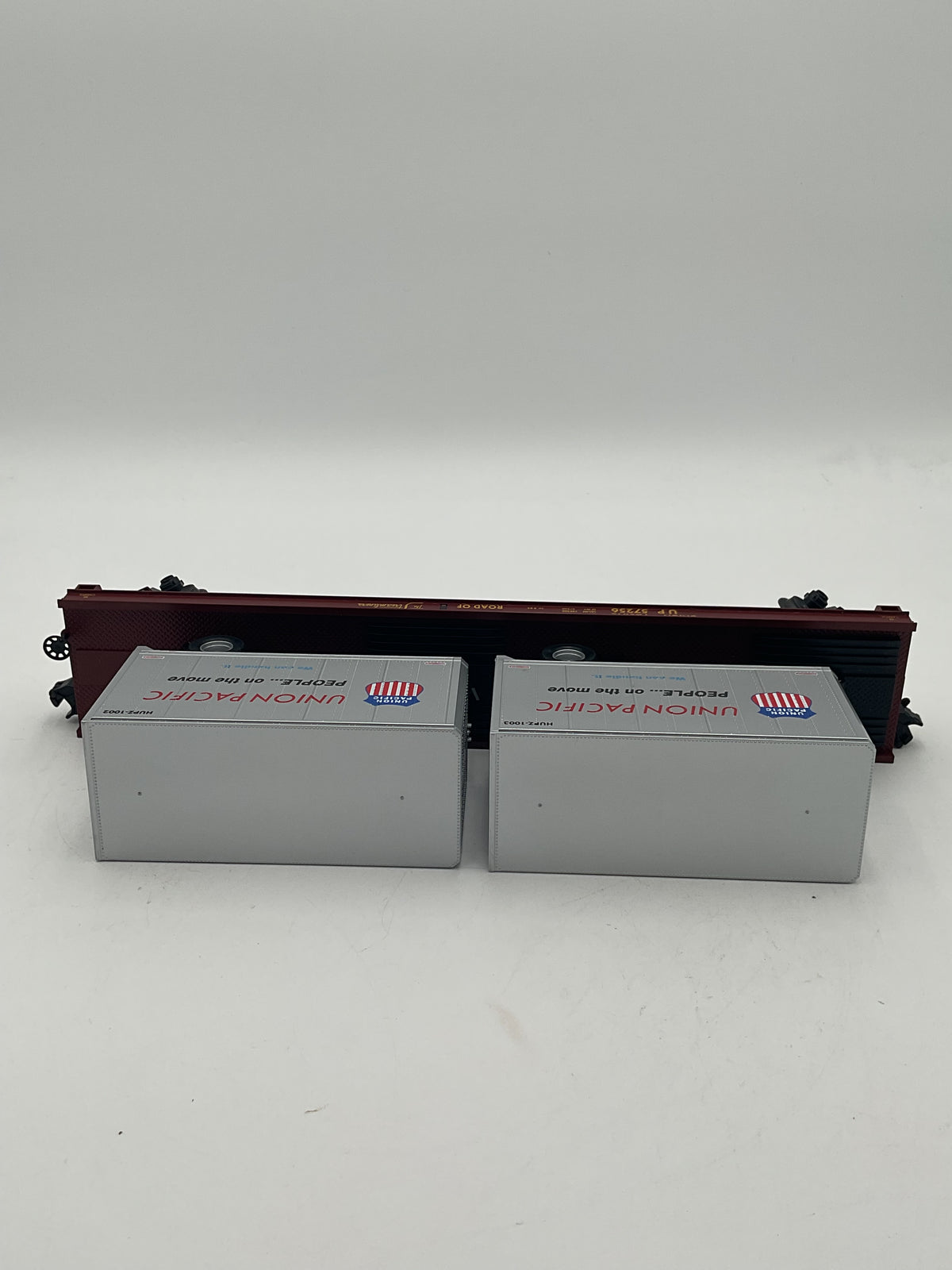 MTH 20-98107 Union Pacific Flatcar w/ 20’ Trailers
