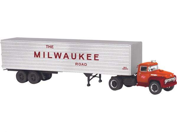Lionel 82846 Milwaukee Rd 40' Trailer w/ Tractor