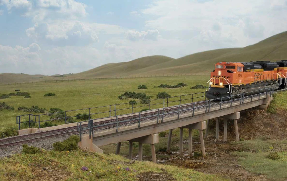 Walthers Cornerstone 933-4591 Modern Short Span Concrete Railroad Bridge