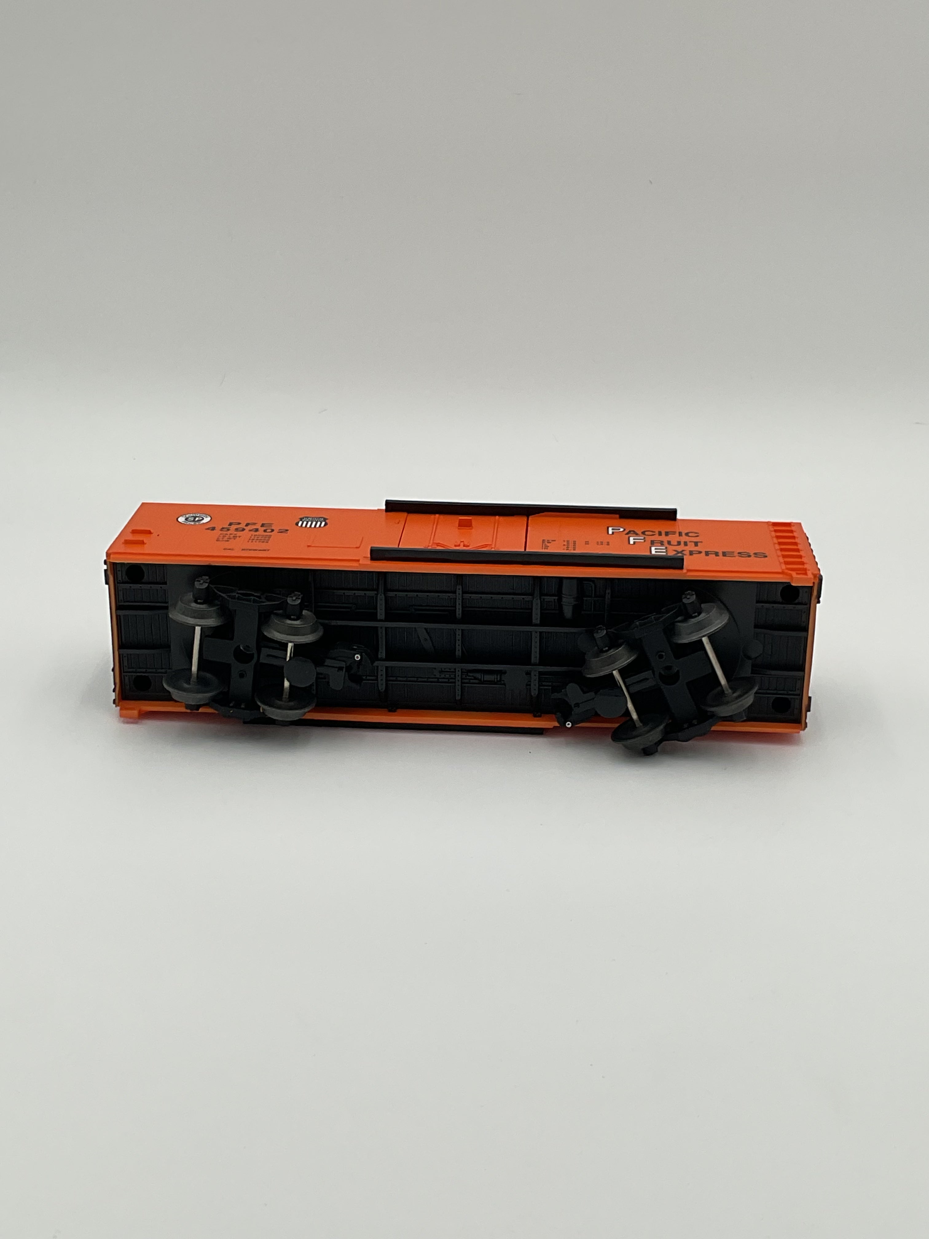 Lionel O 52073 TTOS SW CAL - Stewart STD “O” PFE Reefer