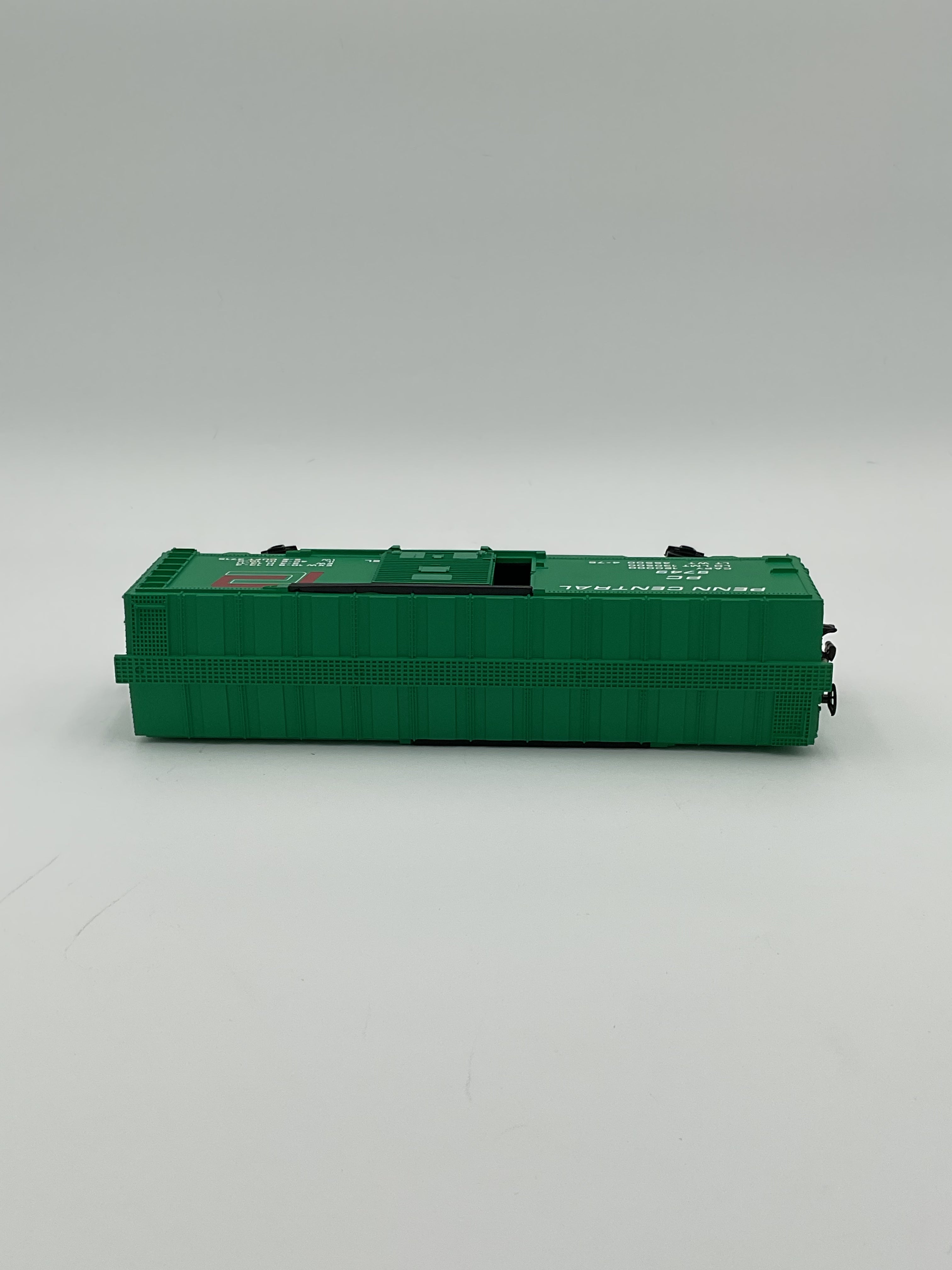 Lionel O 9749 Penn Central Box Car