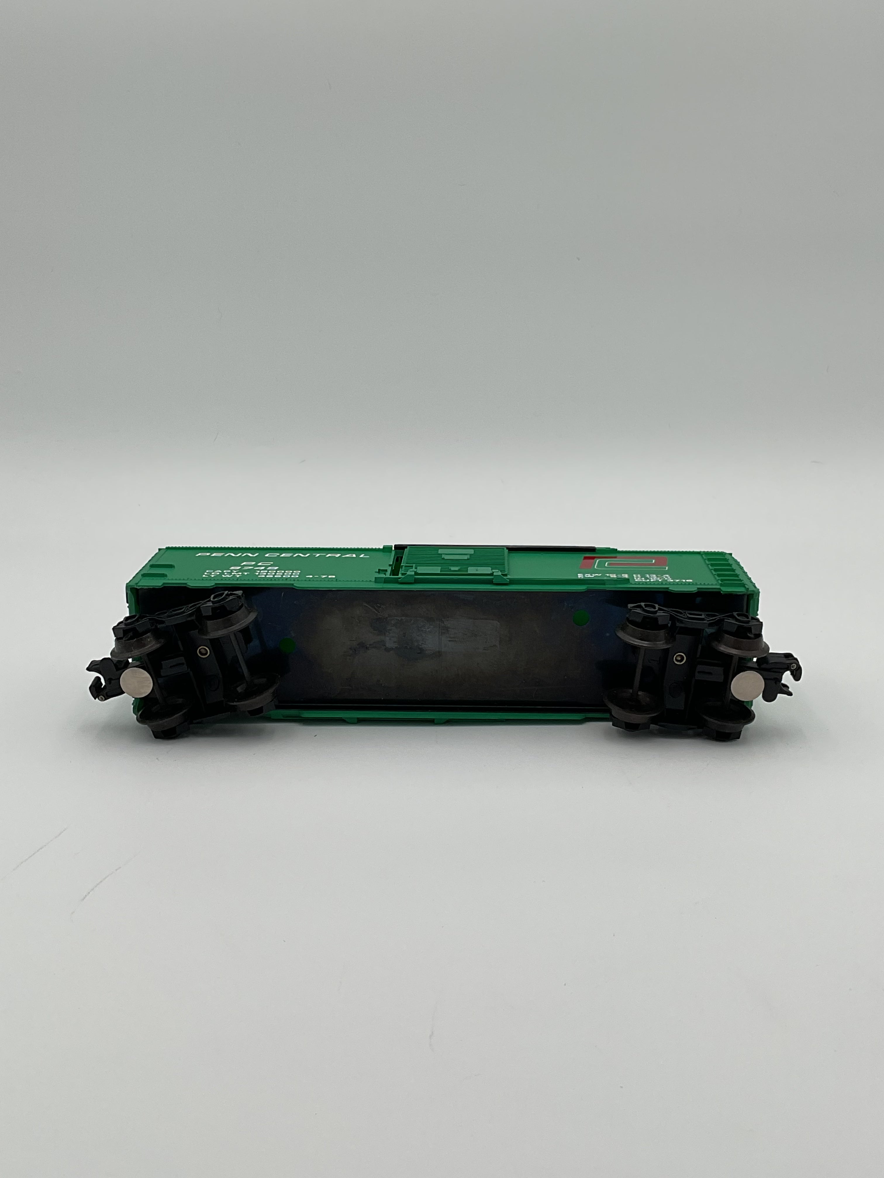 Lionel O 9749 Penn Central Box Car