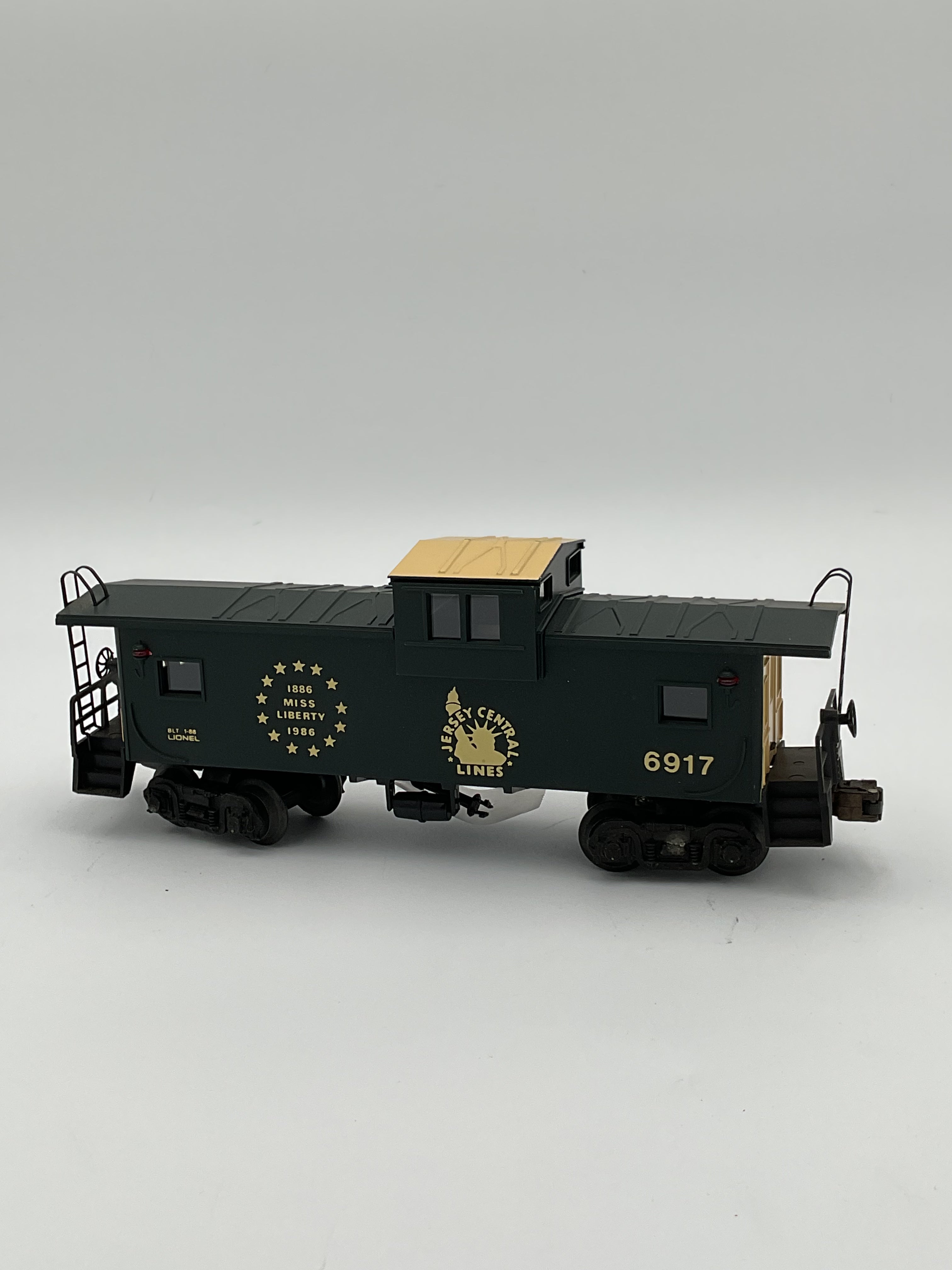 Lionel O 6917 Jersey Central Extended Vision Caboose