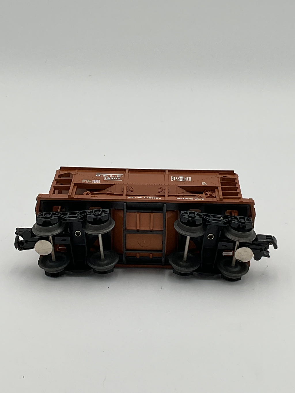 Lionel O 19307 B&LE Car with ORE Load