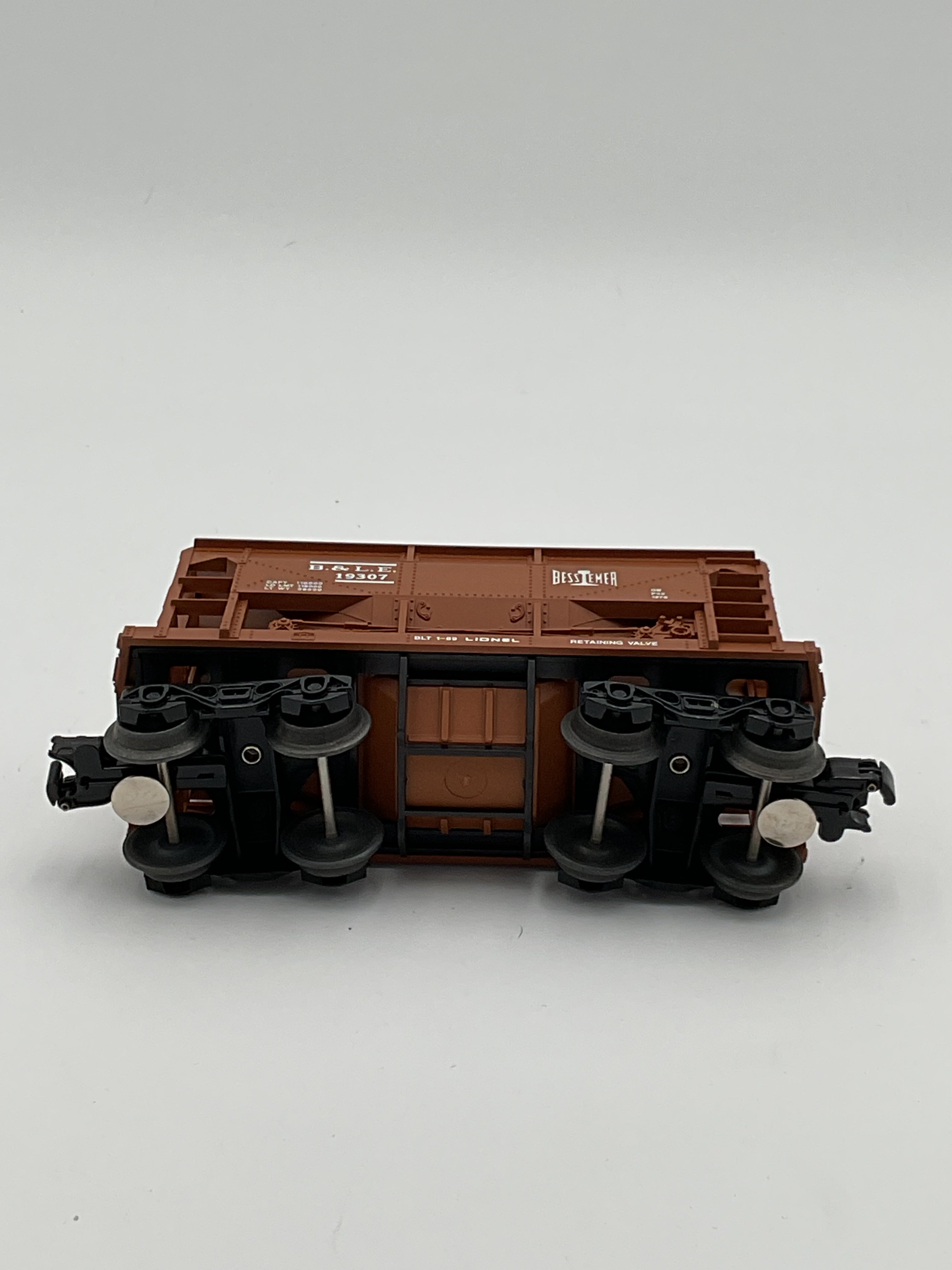 Lionel O 19307 B&LE Car with ORE Load