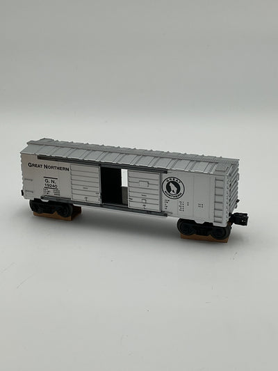 Lionel O 19240 Great Northern Double-Door Boxcar.