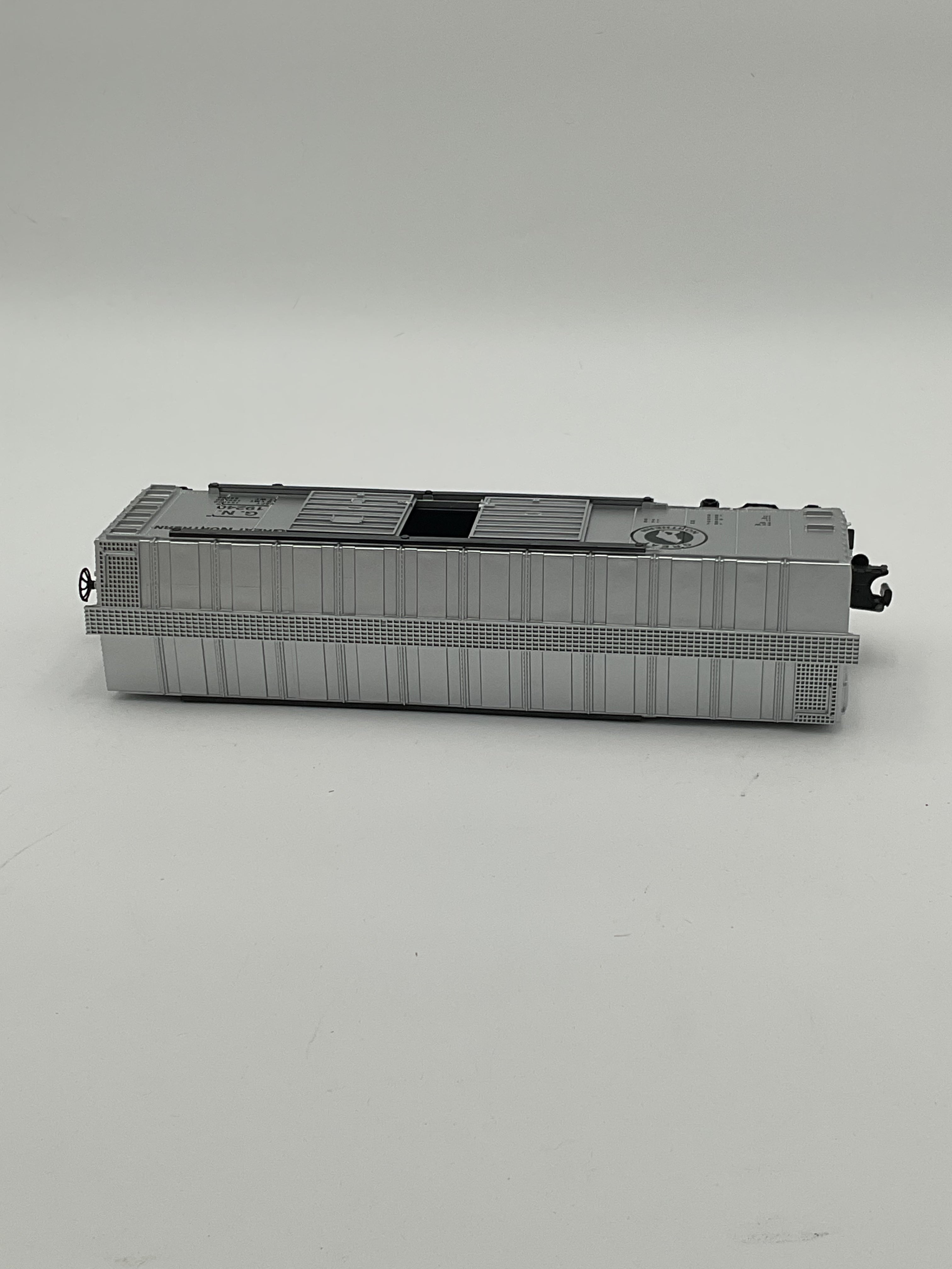 Lionel O 19240 Great Northern Double-Door Boxcar.