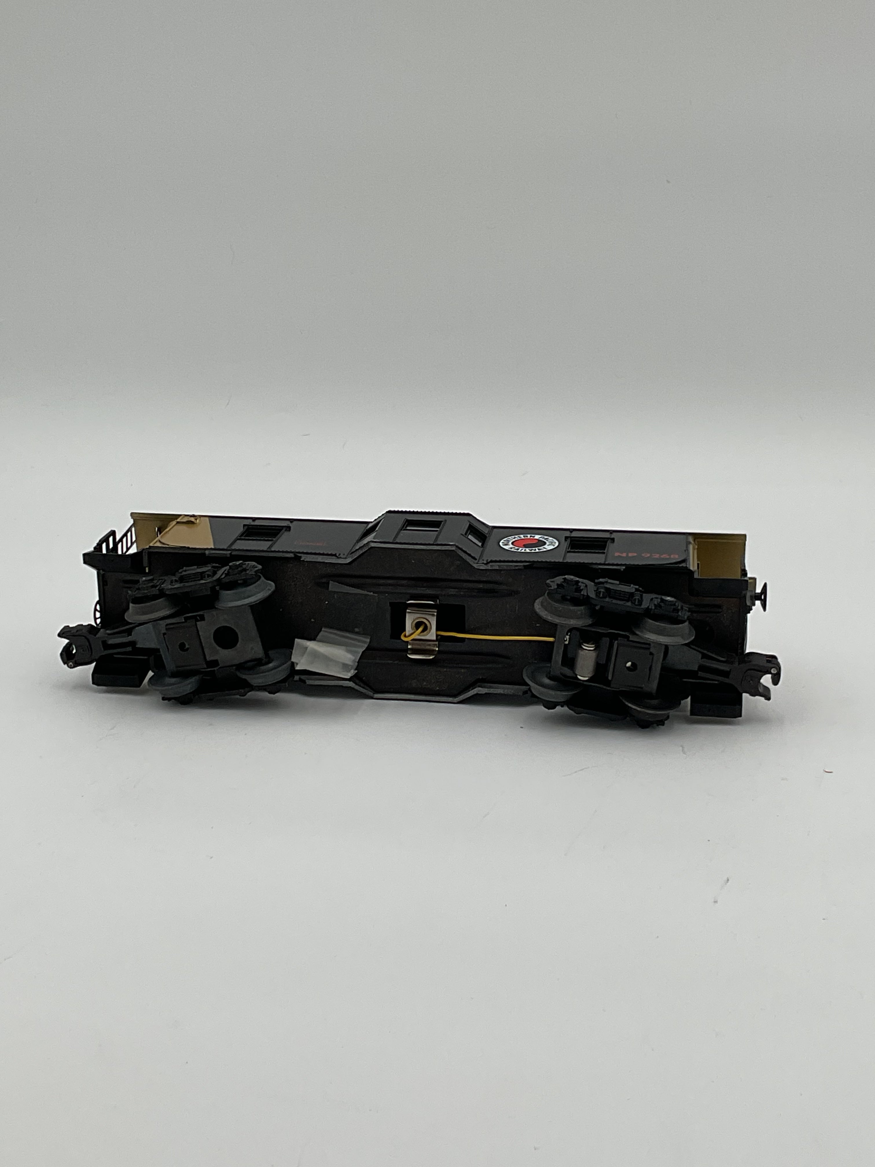 Lionel O 9268 N.P. Bay Window Caboose