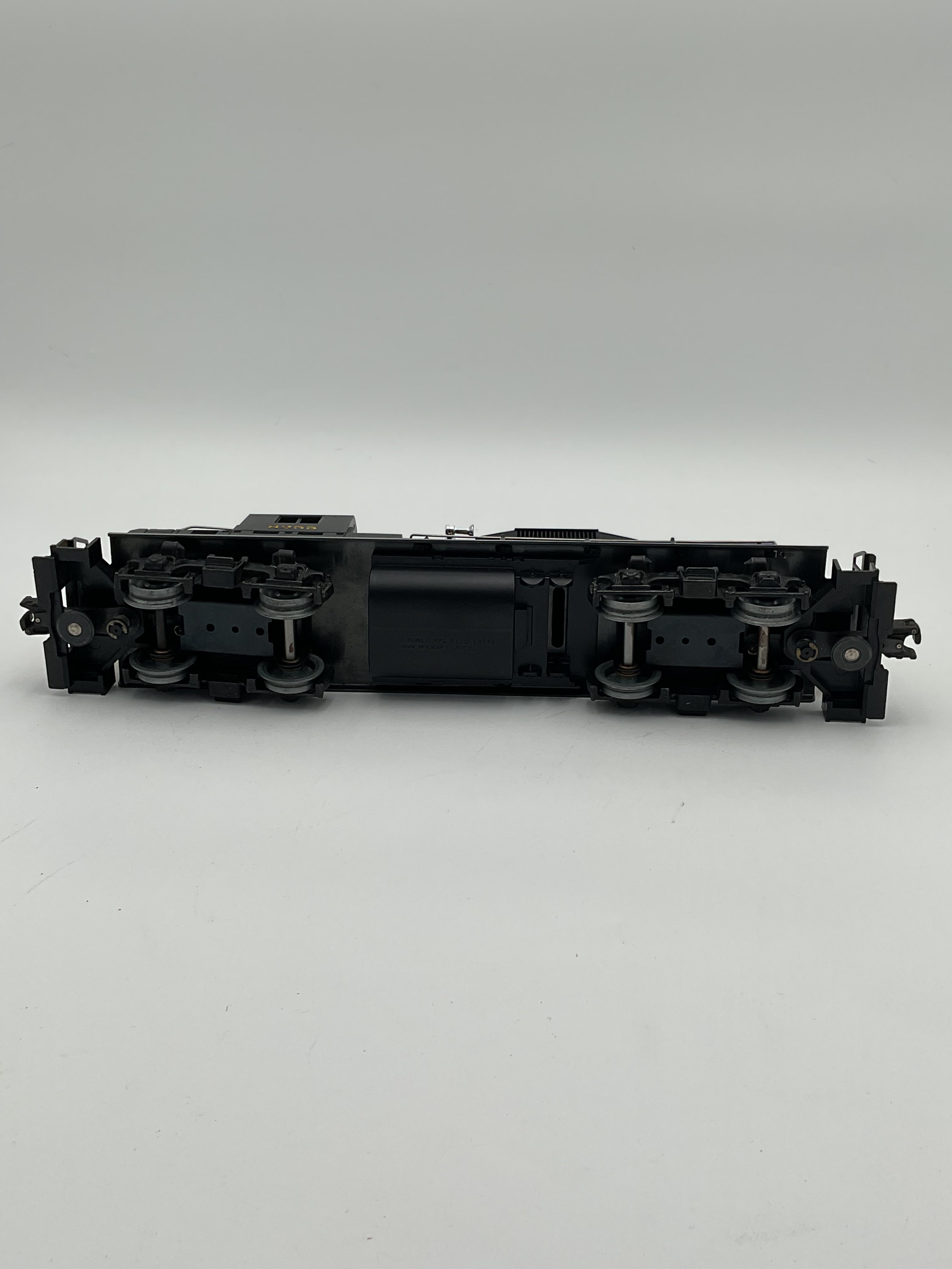 Lionel O 8255 Santa Fe GP-9 Diesel (Non-powered Dummy Unit)