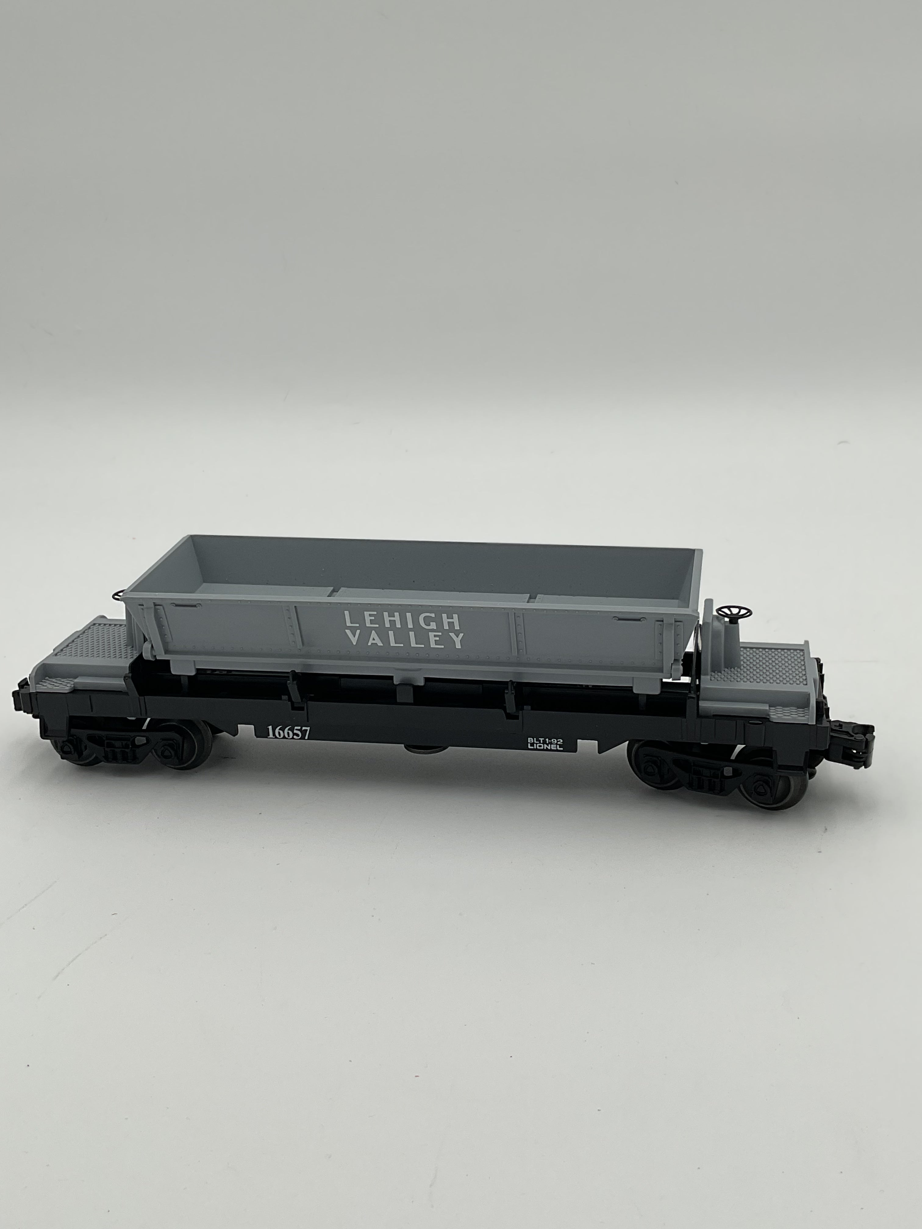 Lionel O 16657 Lehigh Valley Operating Coal Dump Car