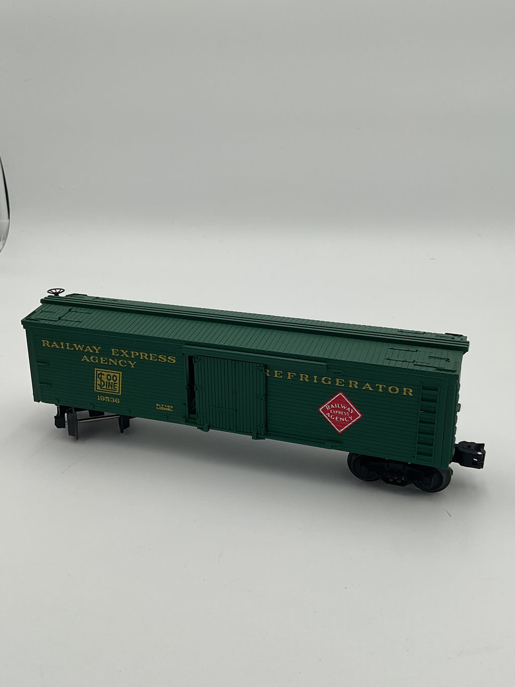 Lionel O 19536 SOO Line REA Refrigerator Car