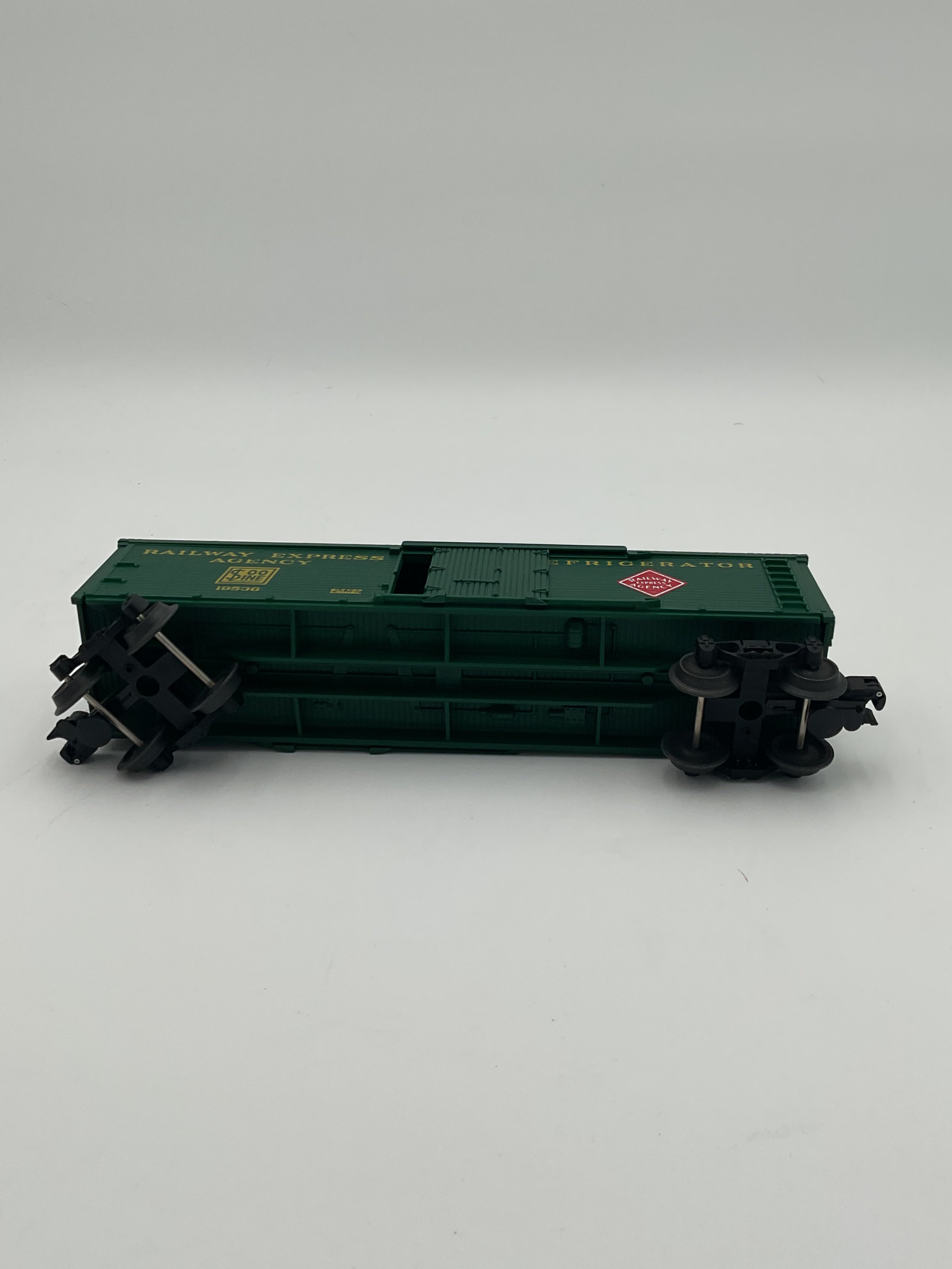 Lionel O 19536 SOO Line REA Refrigerator Car