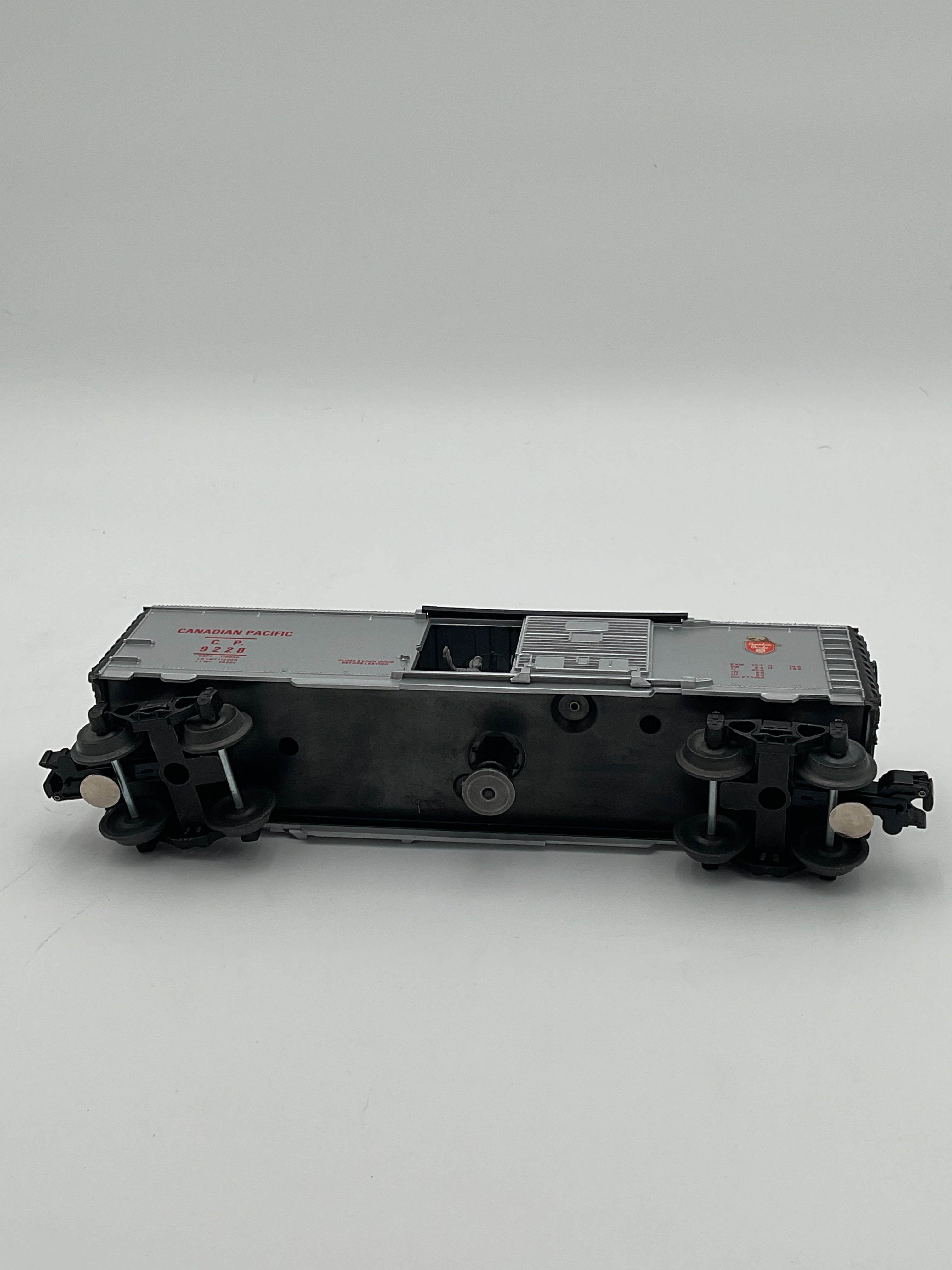 Lionel O 9228 Canadian Pacific Operating Box Car