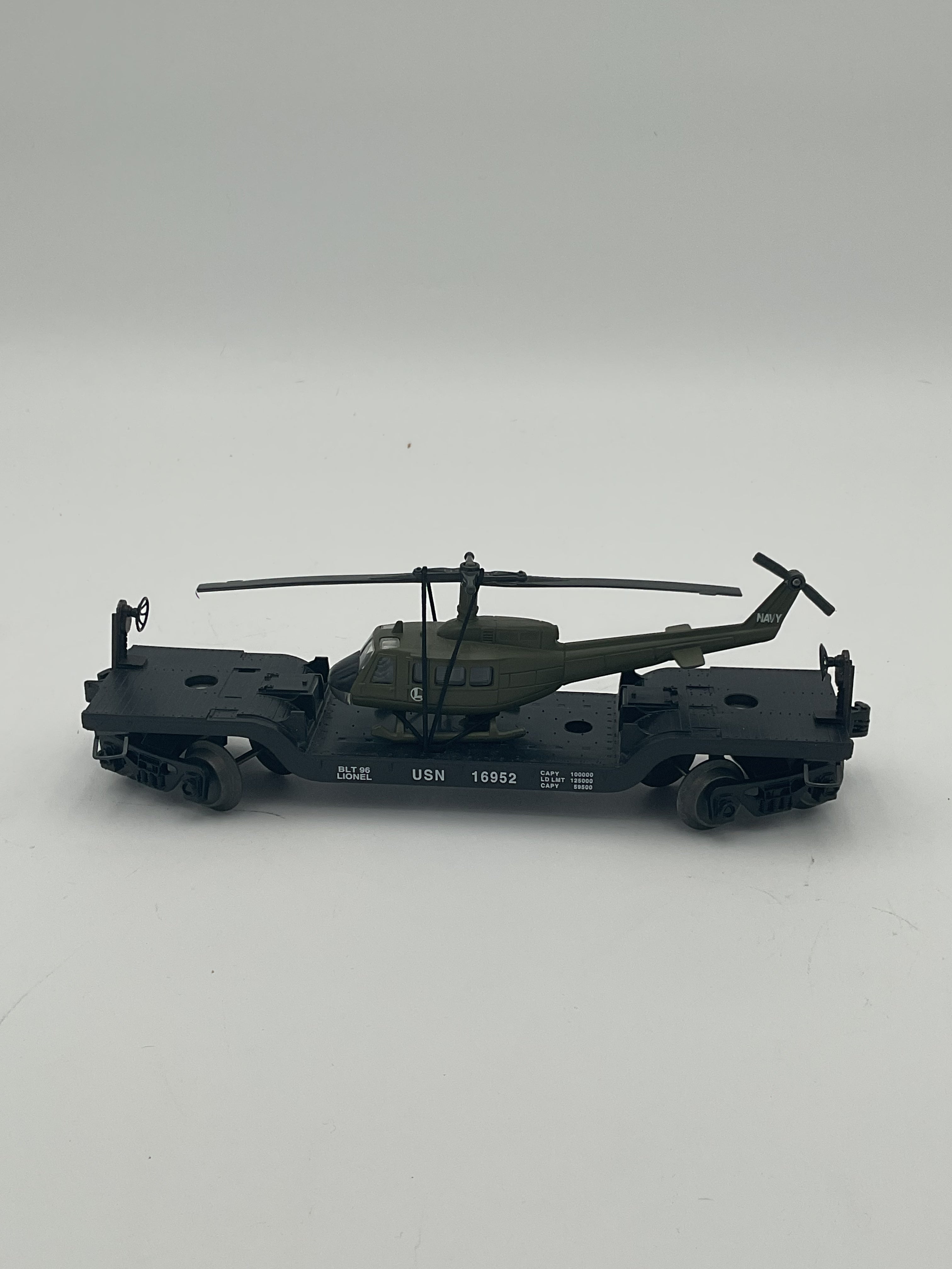 Lionel O 16592 US Navy Flatcar with ETRL Helicopter ￼￼