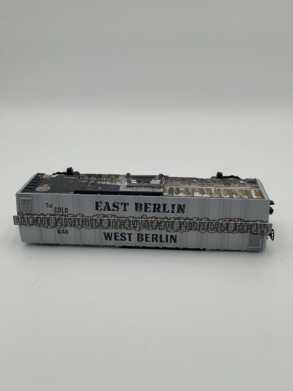 Lionel O 2038080 Berlin Wall Boxcar