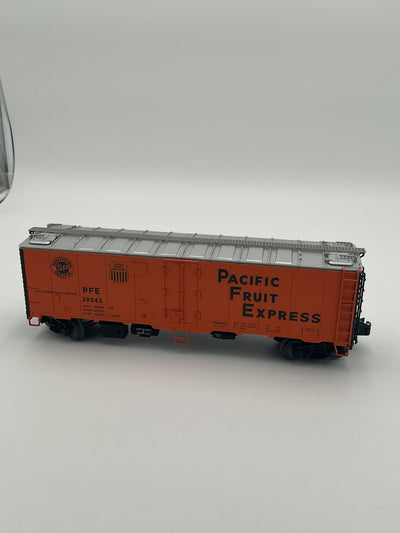 Lionel O 17352 Pacific Fruit Express Steel Sided Reefer