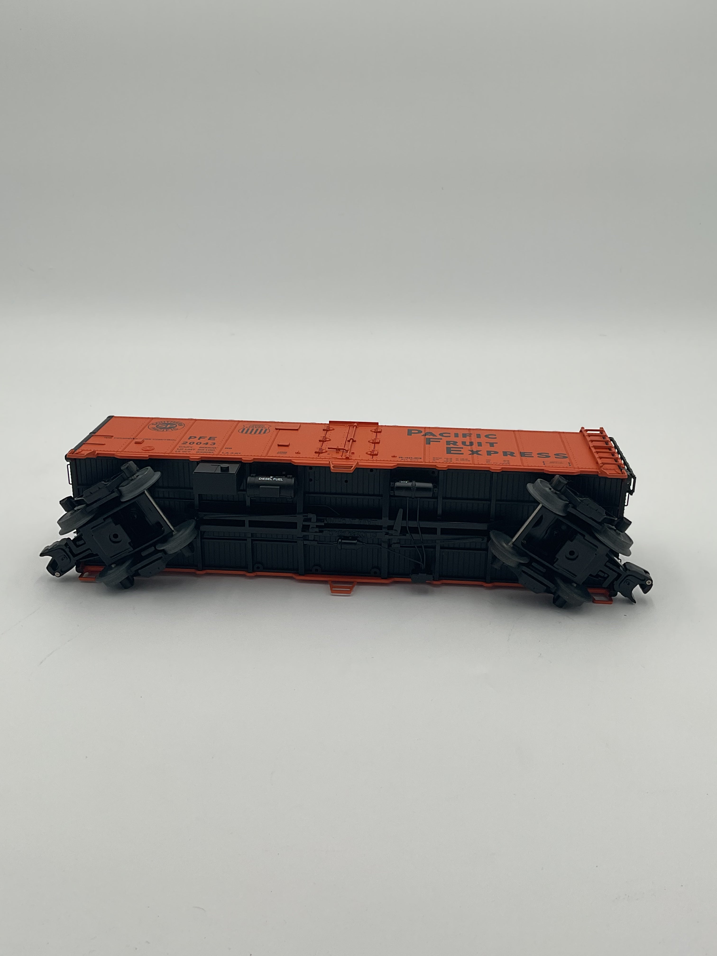 Lionel O 17352 Pacific Fruit Express Steel Sided Reefer
