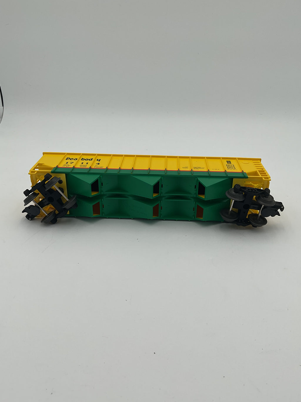Lionel O 17114 Peabody Three-Bay Hopper With Simulated Coal Load