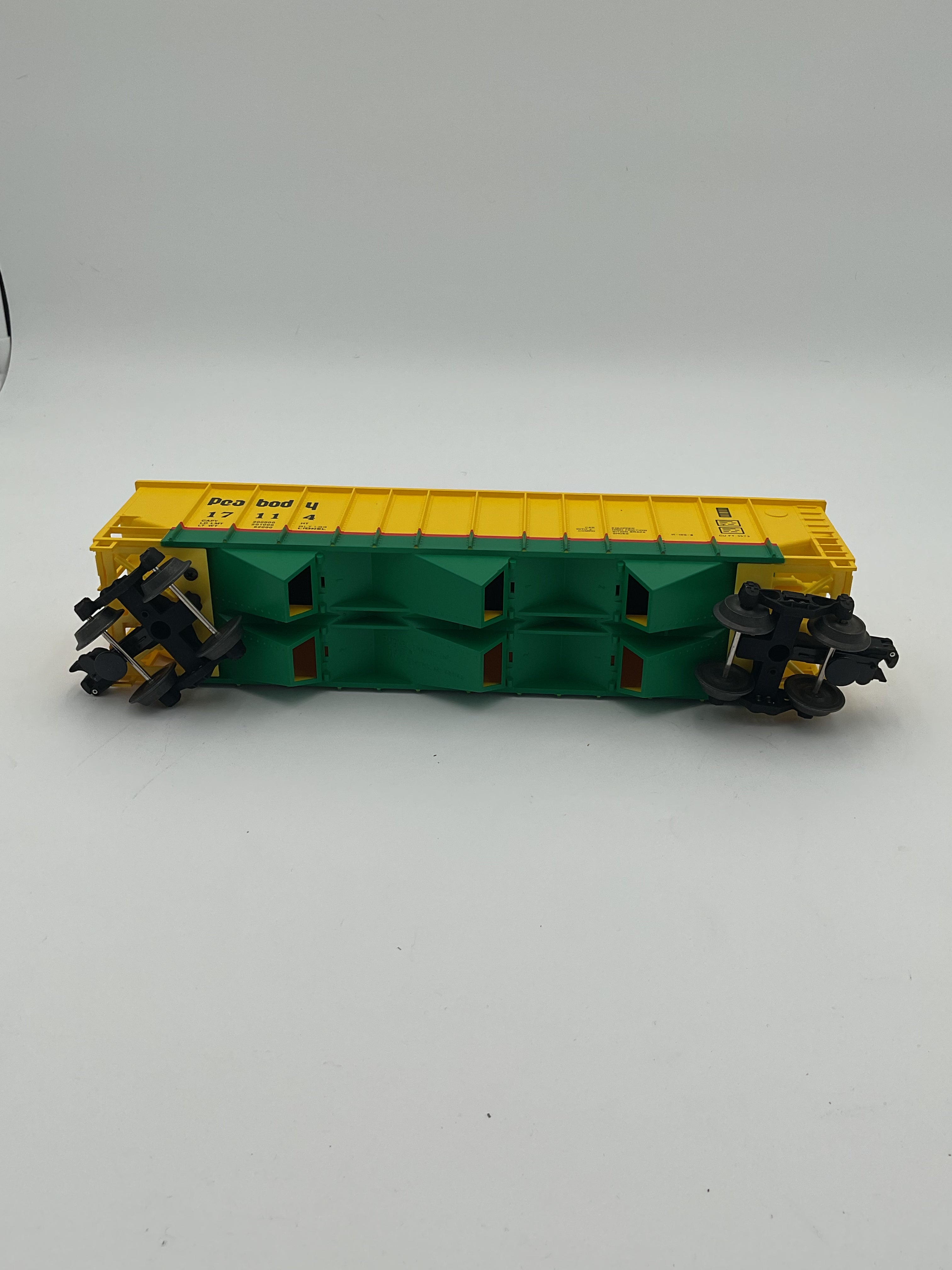 Lionel O 17114 Peabody Three-Bay Hopper With Simulated Coal Load
