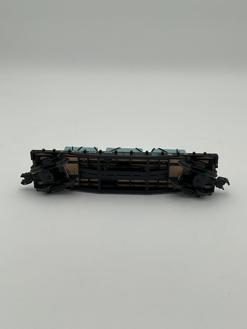 Lionel O 27541 NYC 40’ Flatcar with Covered Load