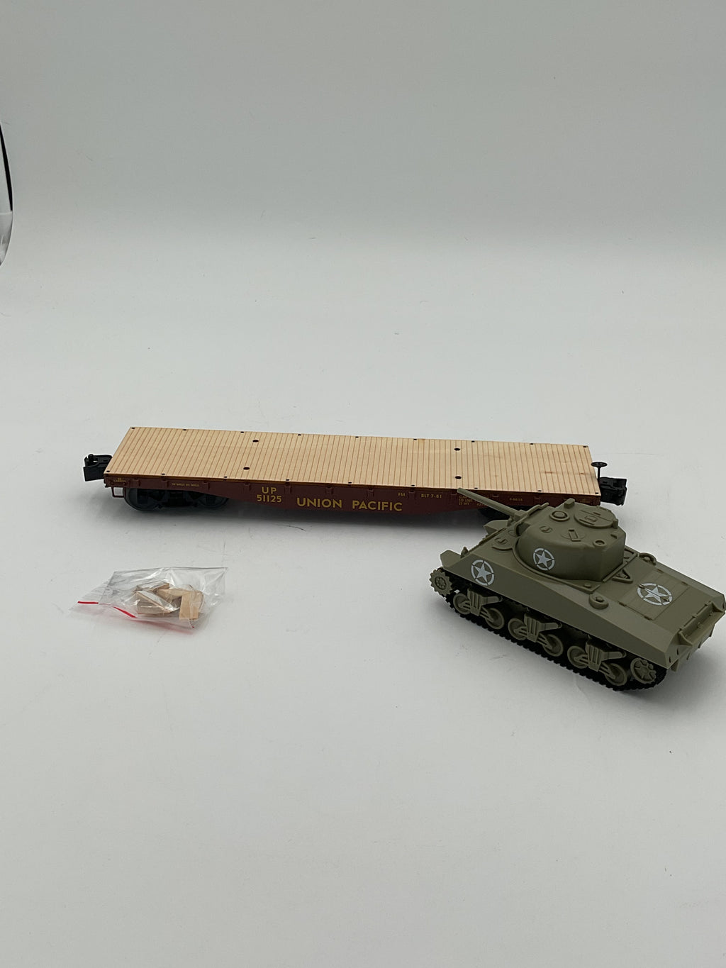 Lionel O 1926741 Union Pacific 40’ Flatcar w/ Tank #51125