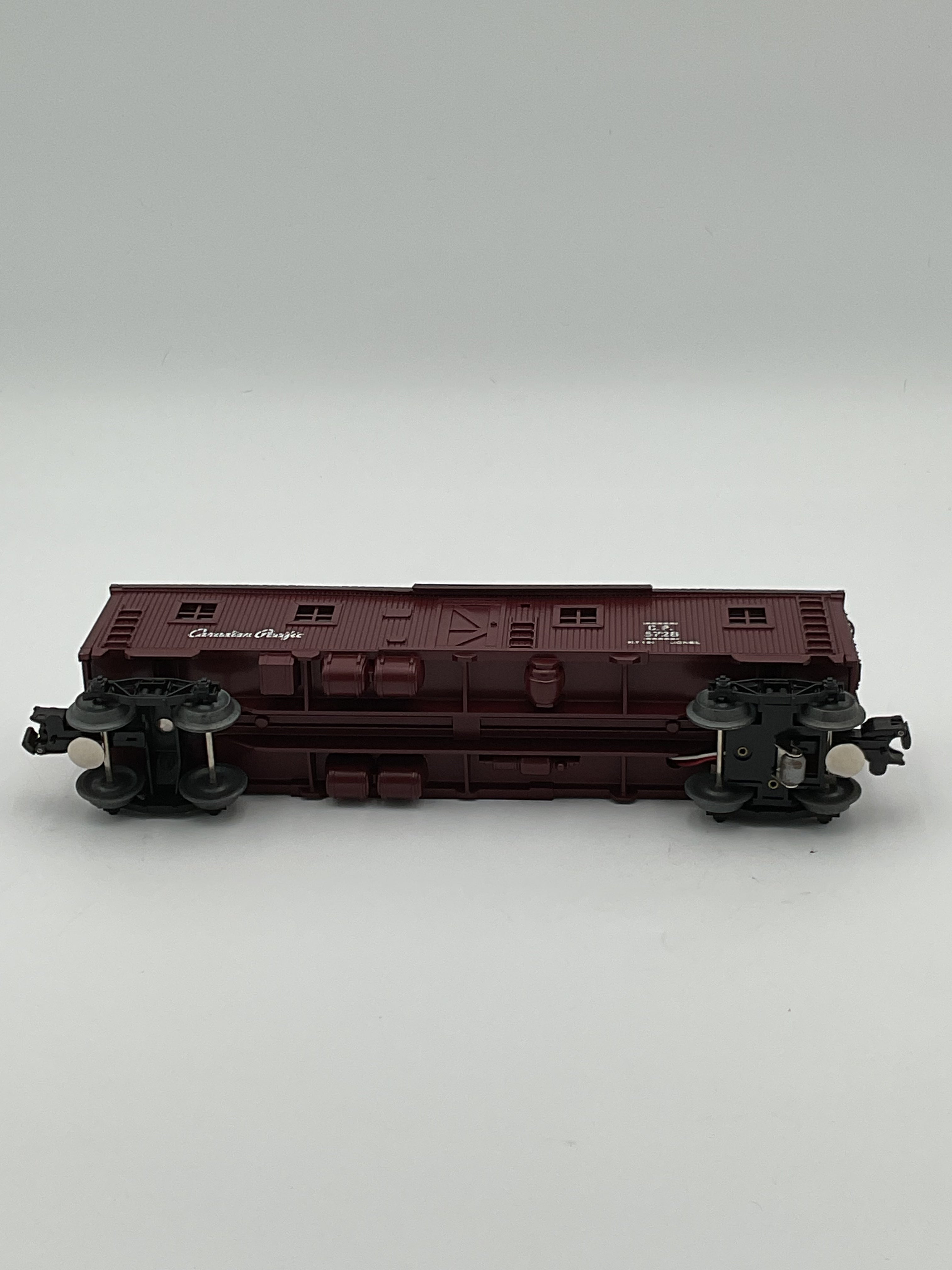 Lionel O 5728 Canadian Pacific Bunk Car