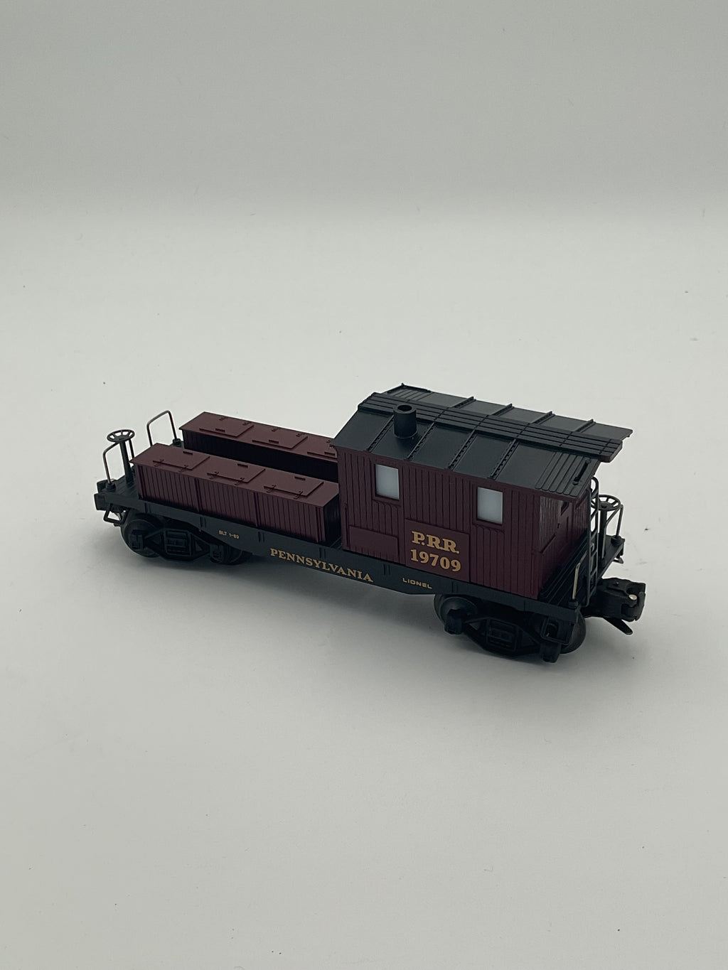 Lionel O 19709 Pennsylvania Work Caboose with Smoke & Illuminated Interior