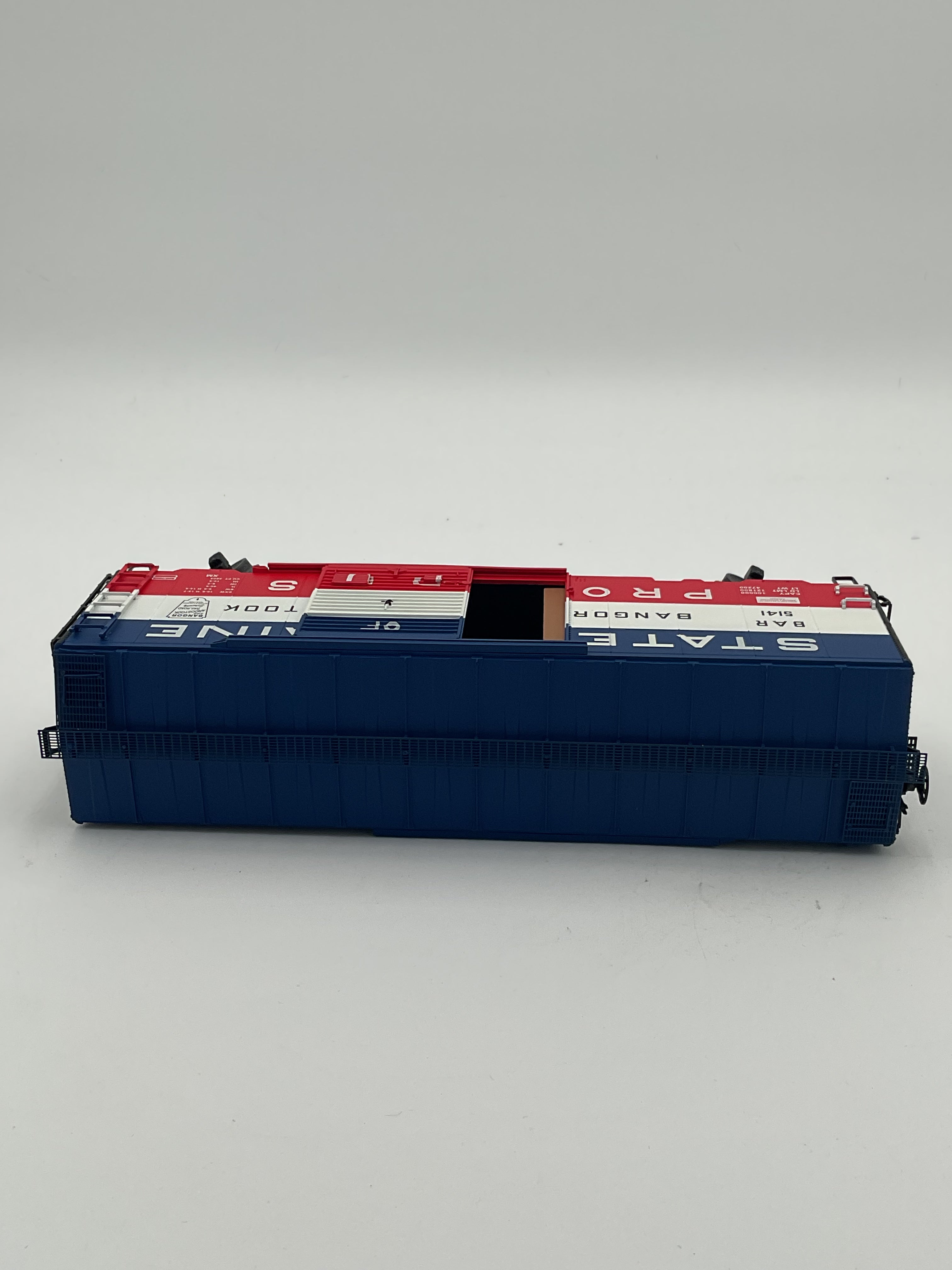 Lionel O 27876 State of Maine PS-1 Boxcar