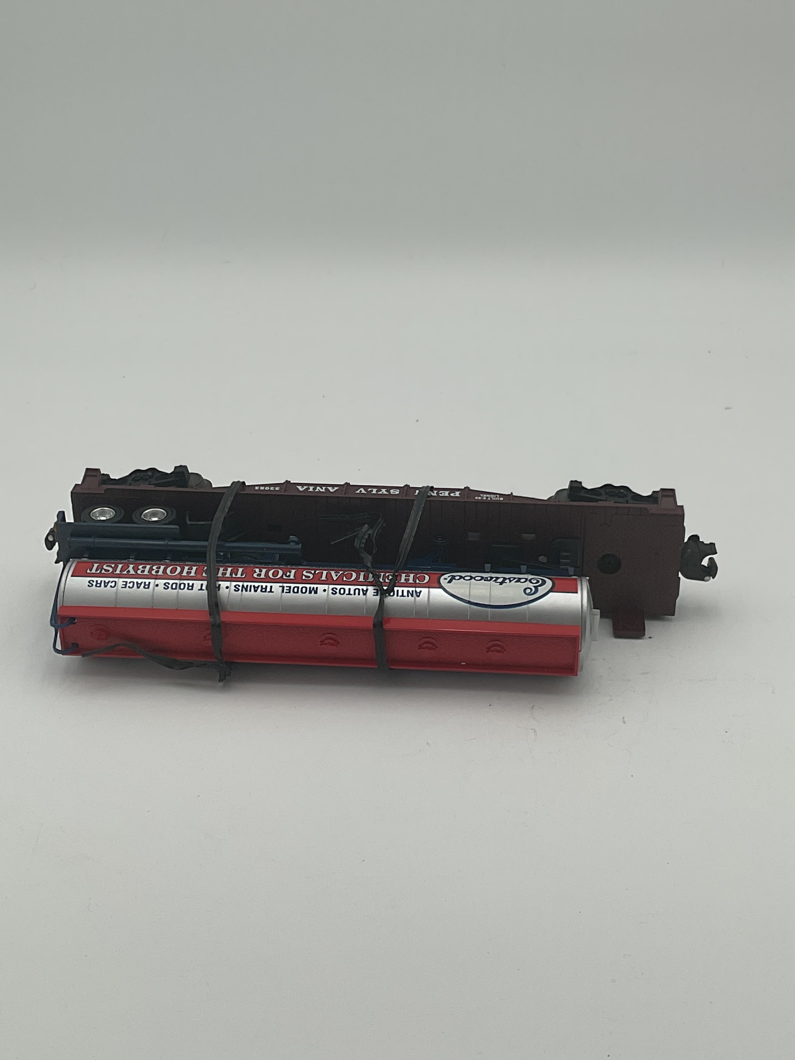 Lionel O 52083 Eastwood Chemicals Tanker with Flatcar