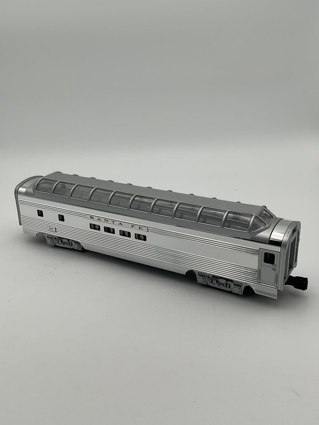Lionel O 19128 Santa Fe Aluminium Full Vista Dome Car