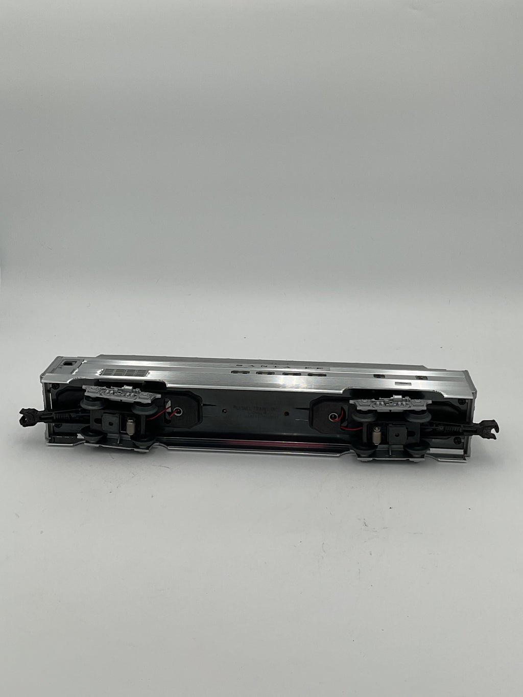 Lionel O 19128 Santa Fe Aluminium Full Vista Dome Car