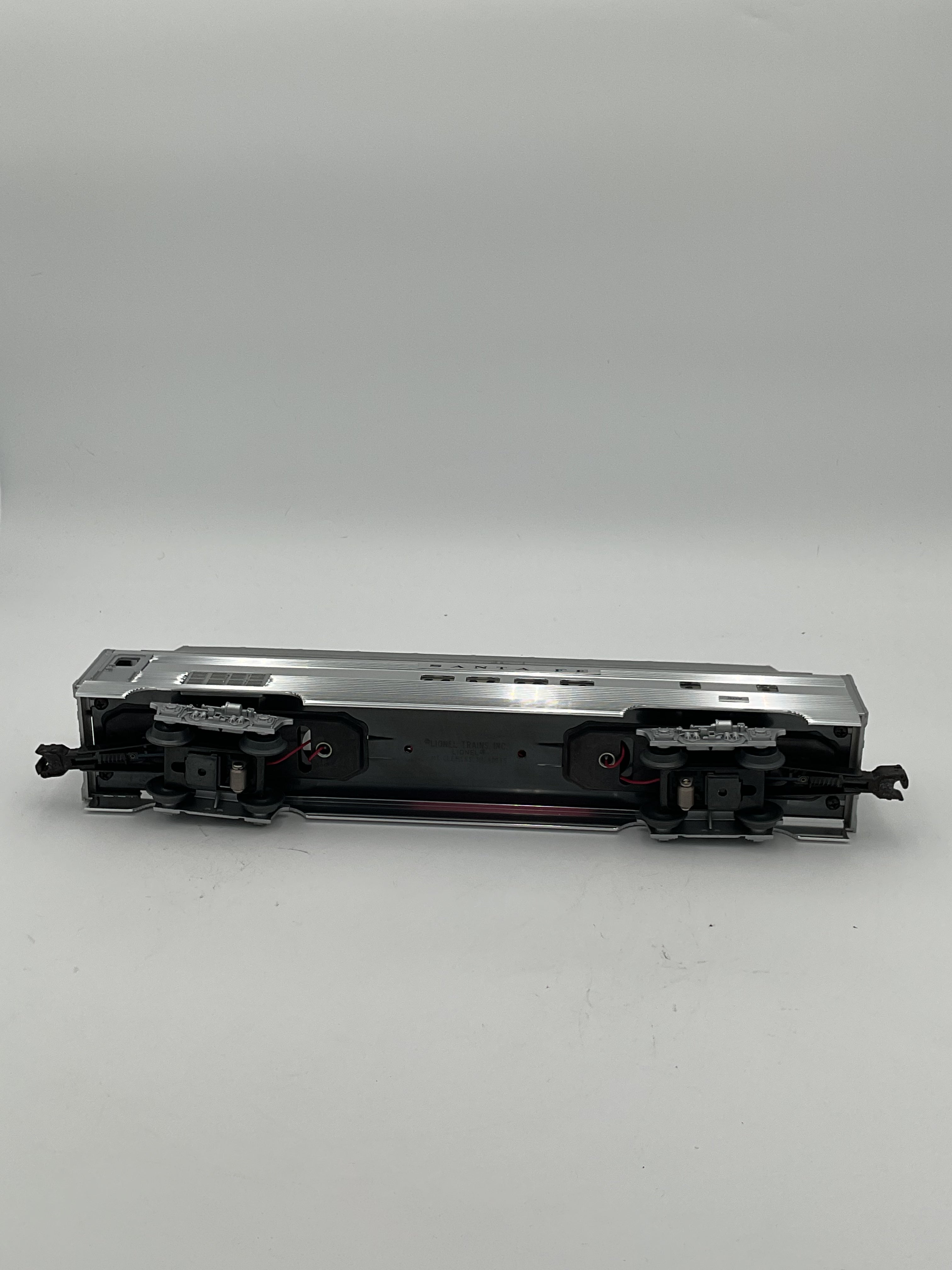 Lionel O 19128 Santa Fe Aluminium Full Vista Dome Car