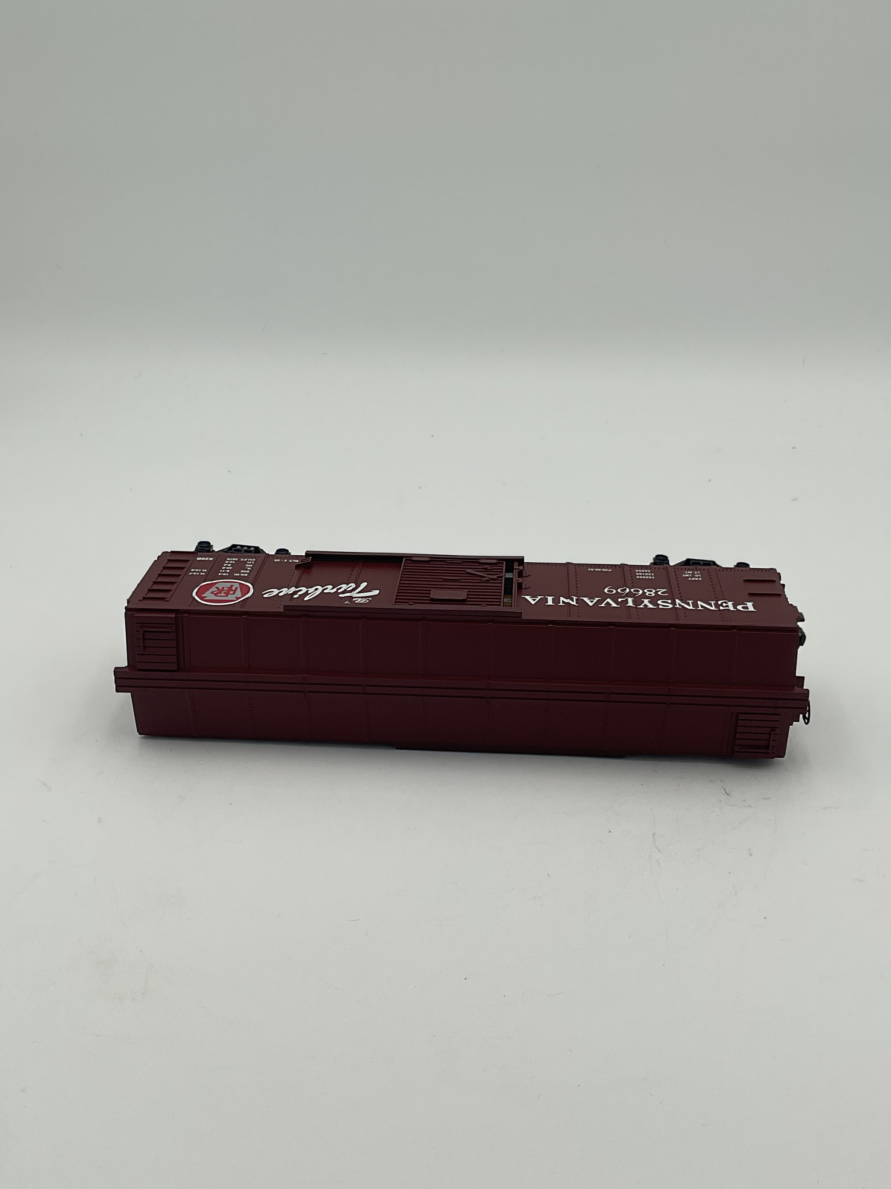MTH 30-7465 Pennsylvania Operating Box Car w/ Signal Man