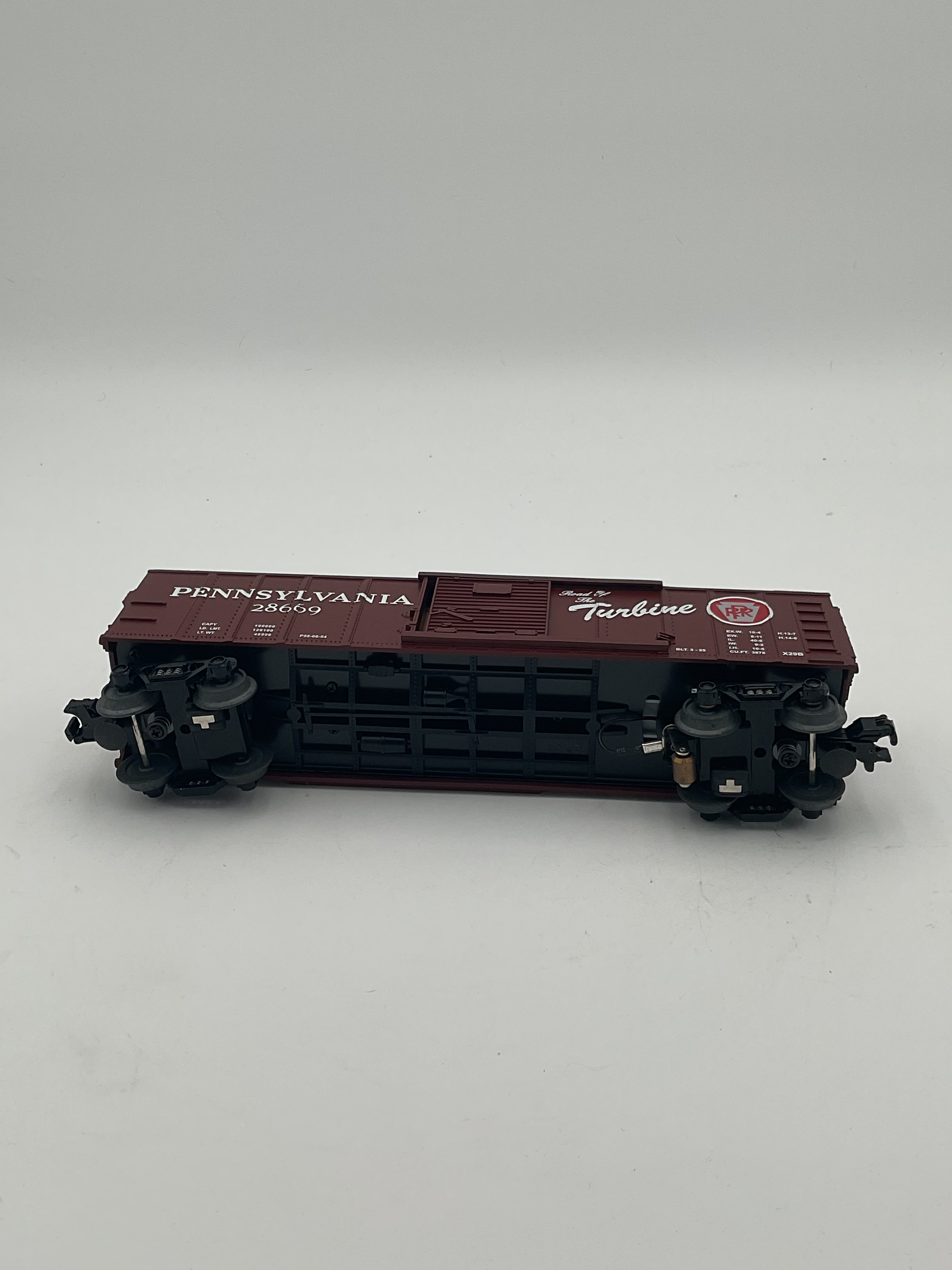 MTH 30-7465 Pennsylvania Operating Box Car w/ Signal Man