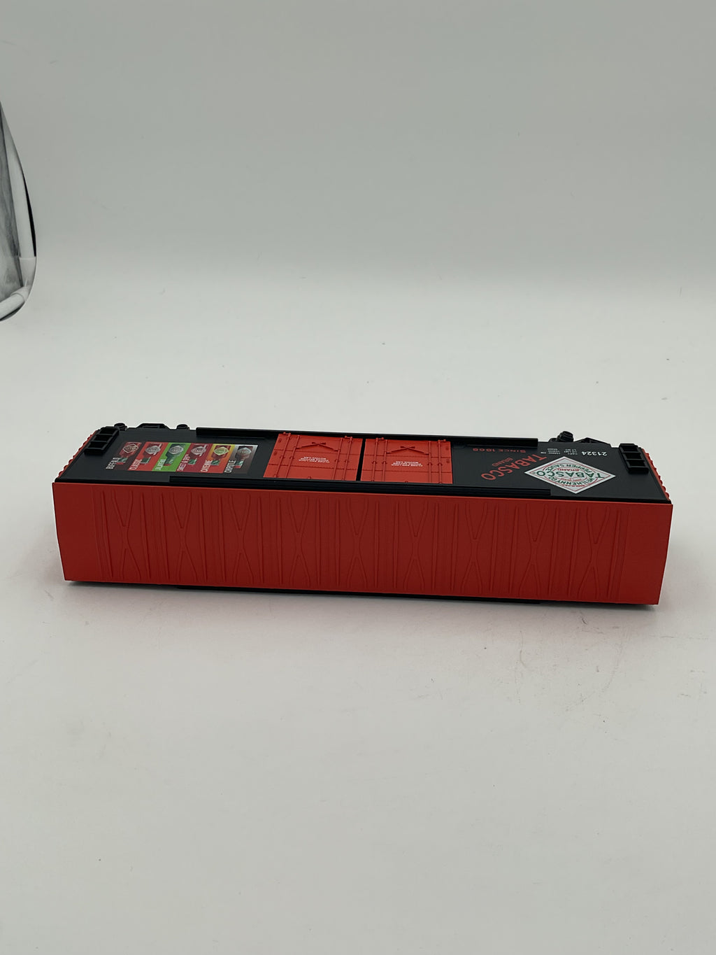 MTH 30-71180 Tabasco Pepper Sauce [21324] 50’ Double Door Plugged Boxcar