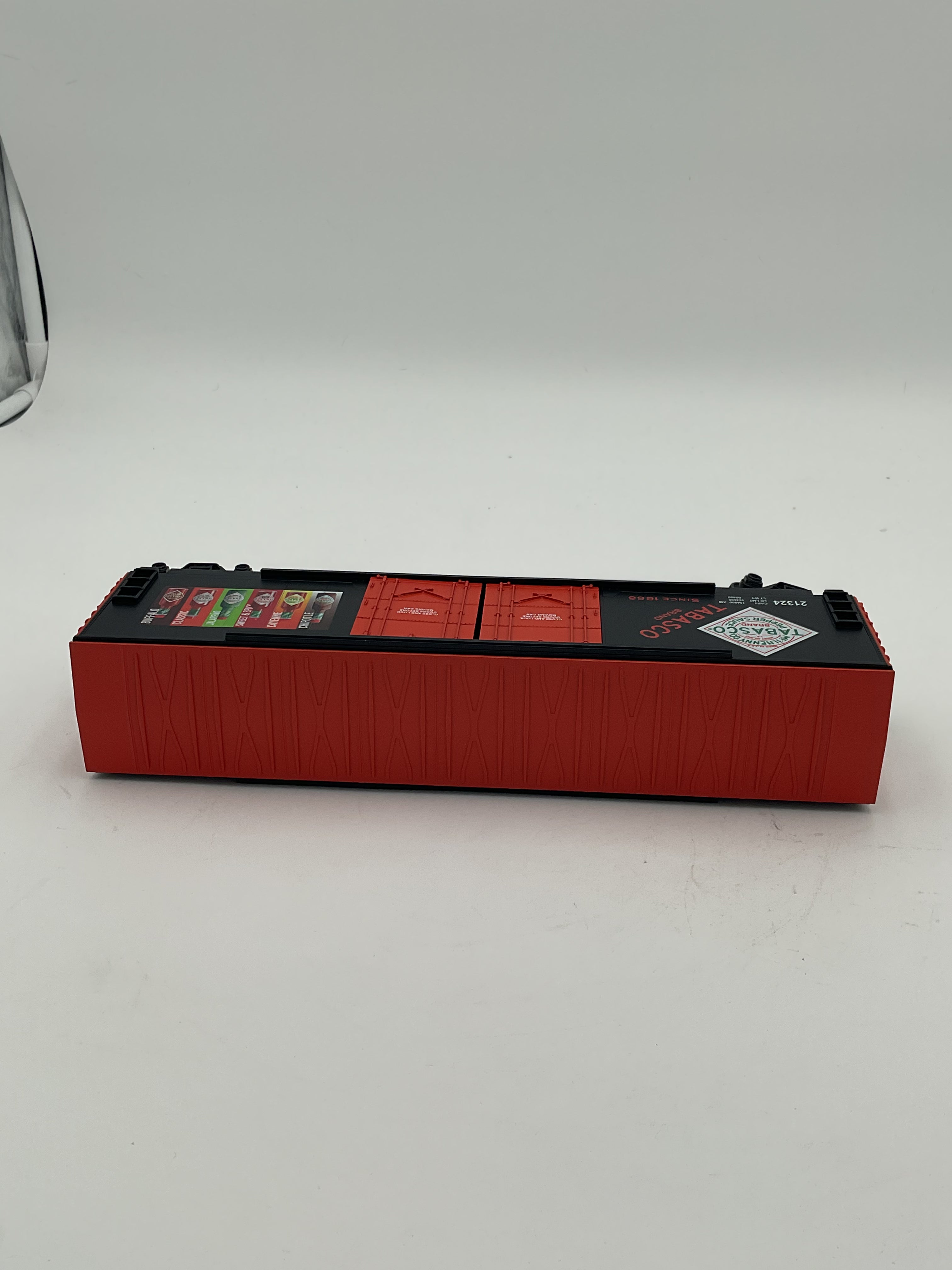 MTH 30-71180 Tabasco Pepper Sauce [21324] 50’ Double Door Plugged Boxcar