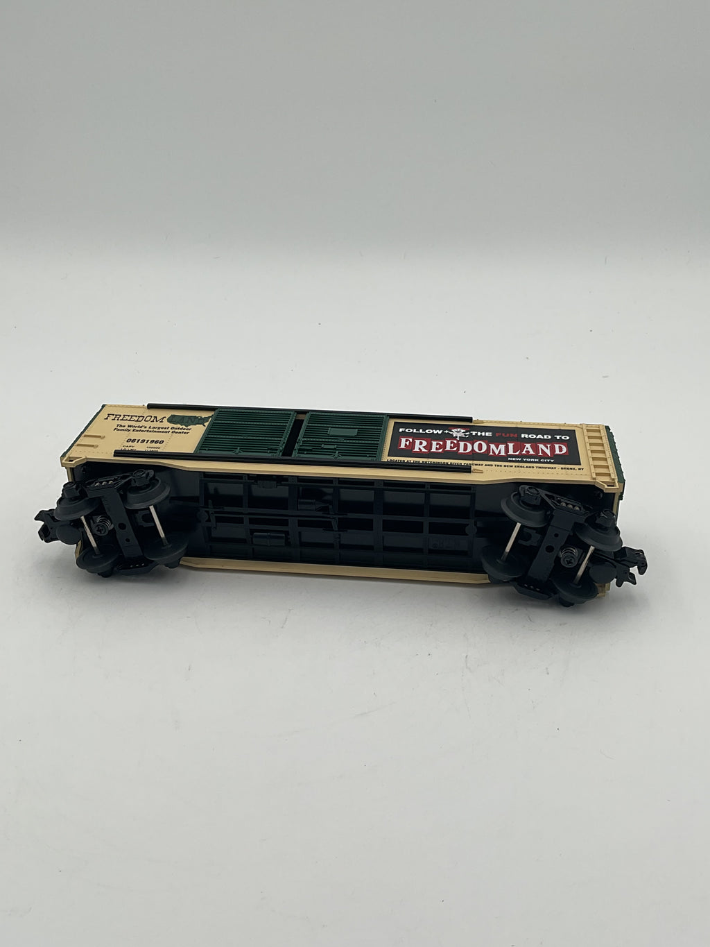 MTH 30-74130 Freedomland 40’ Double Door Box Car