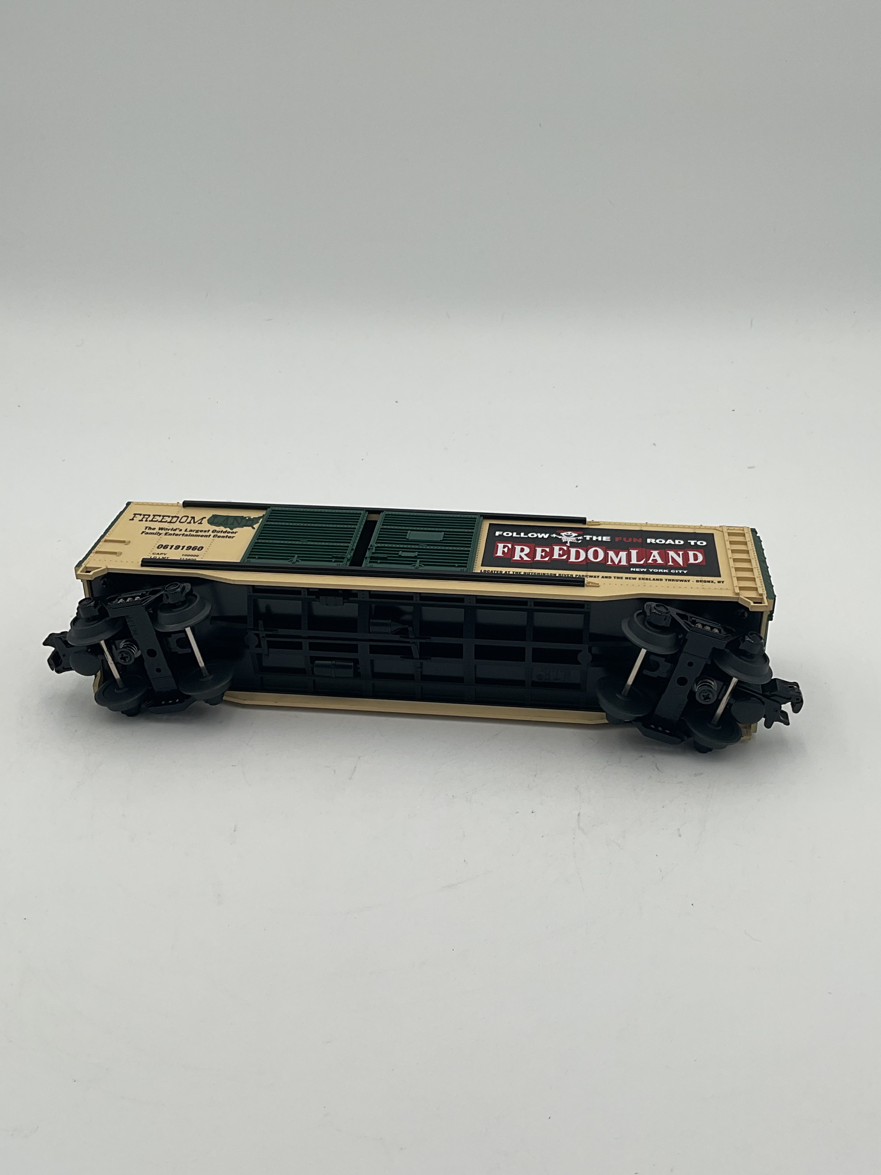 MTH 30-74130 Freedomland 40’ Double Door Box Car