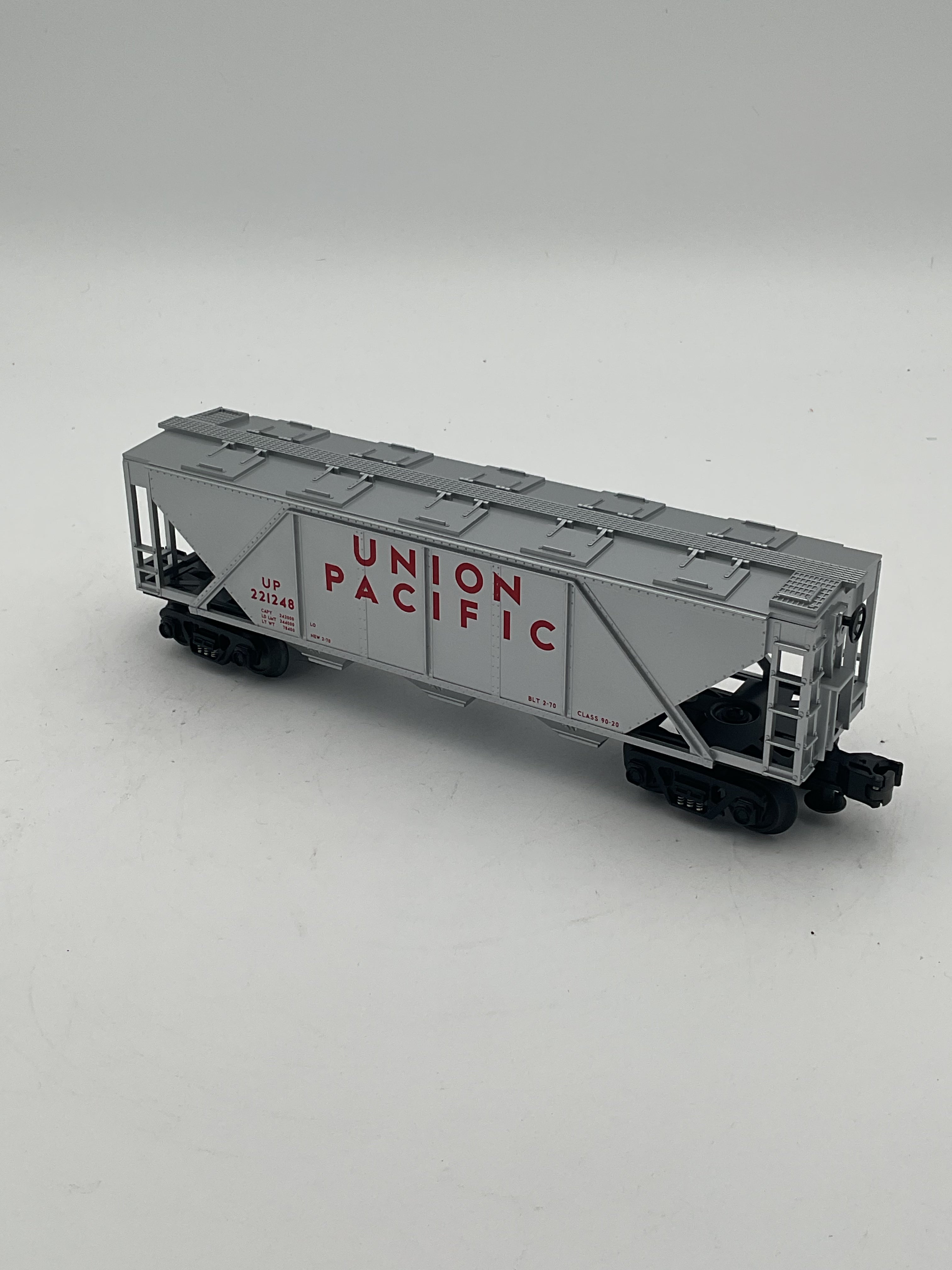 Lionel O 33-7503 Union Pacific 3-Bay Covered Hopper Car