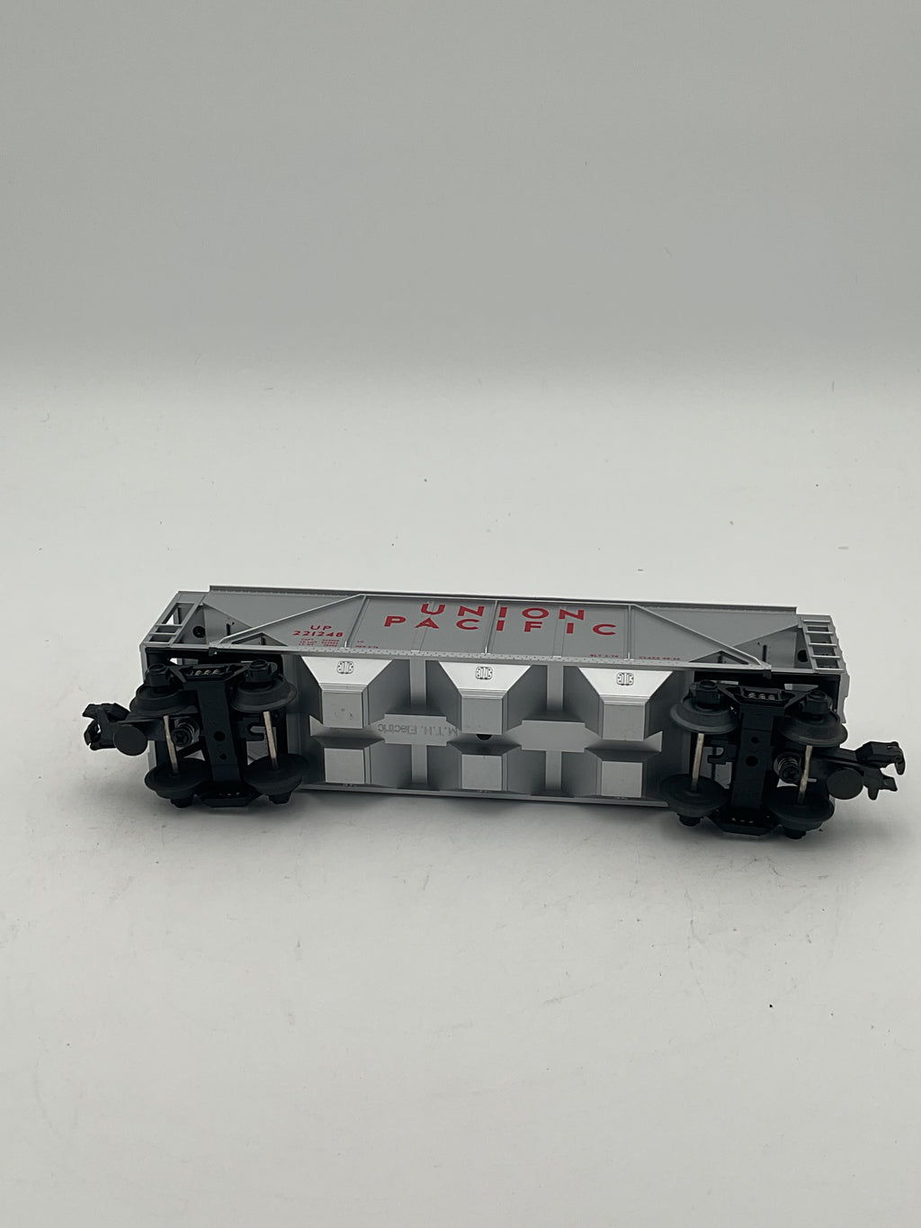 Lionel O 33-7503 Union Pacific 3-Bay Covered Hopper Car