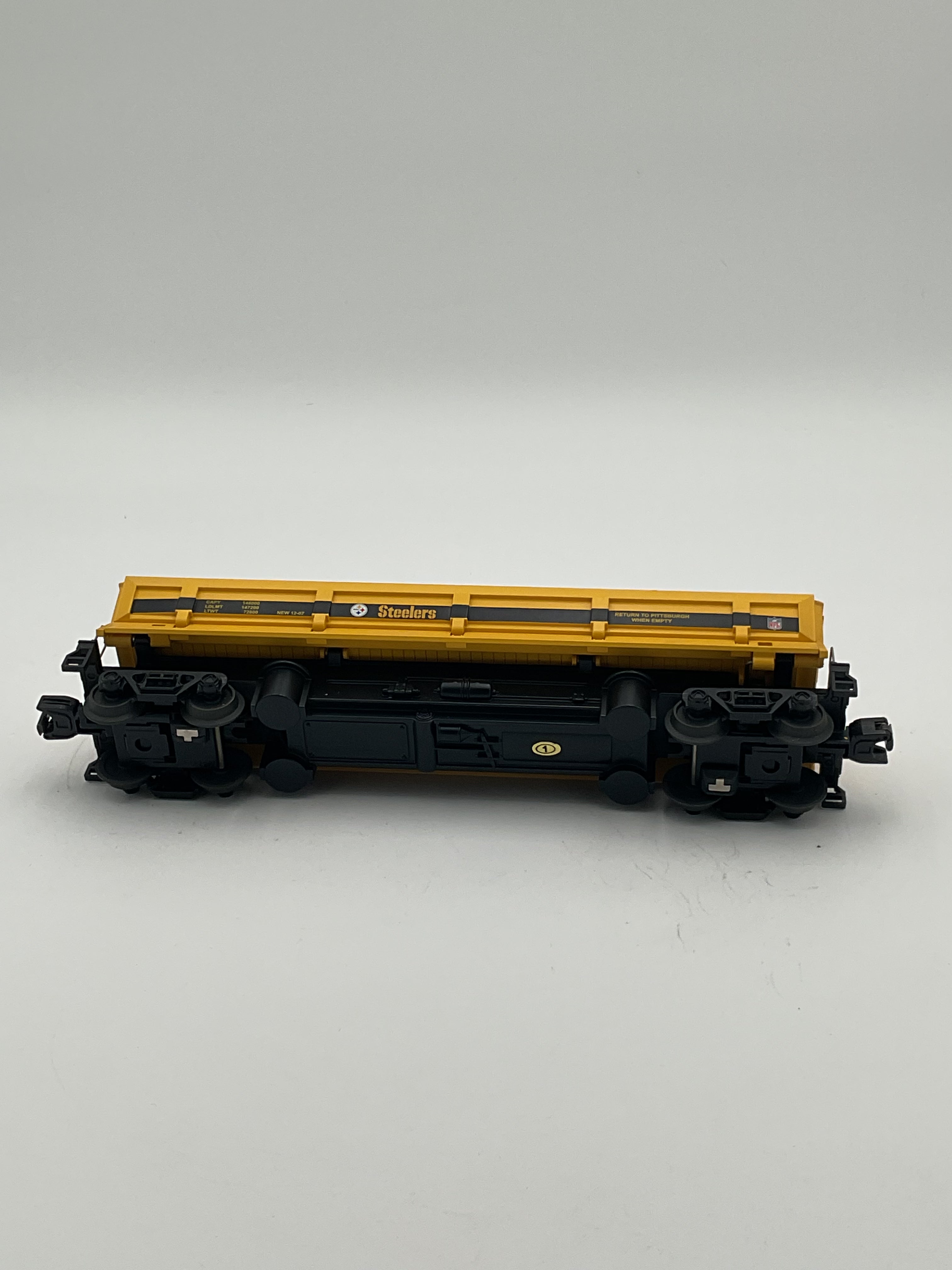 MTH 30-79180 Pittsburgh Steelers Dump Car w/ Operating Bay