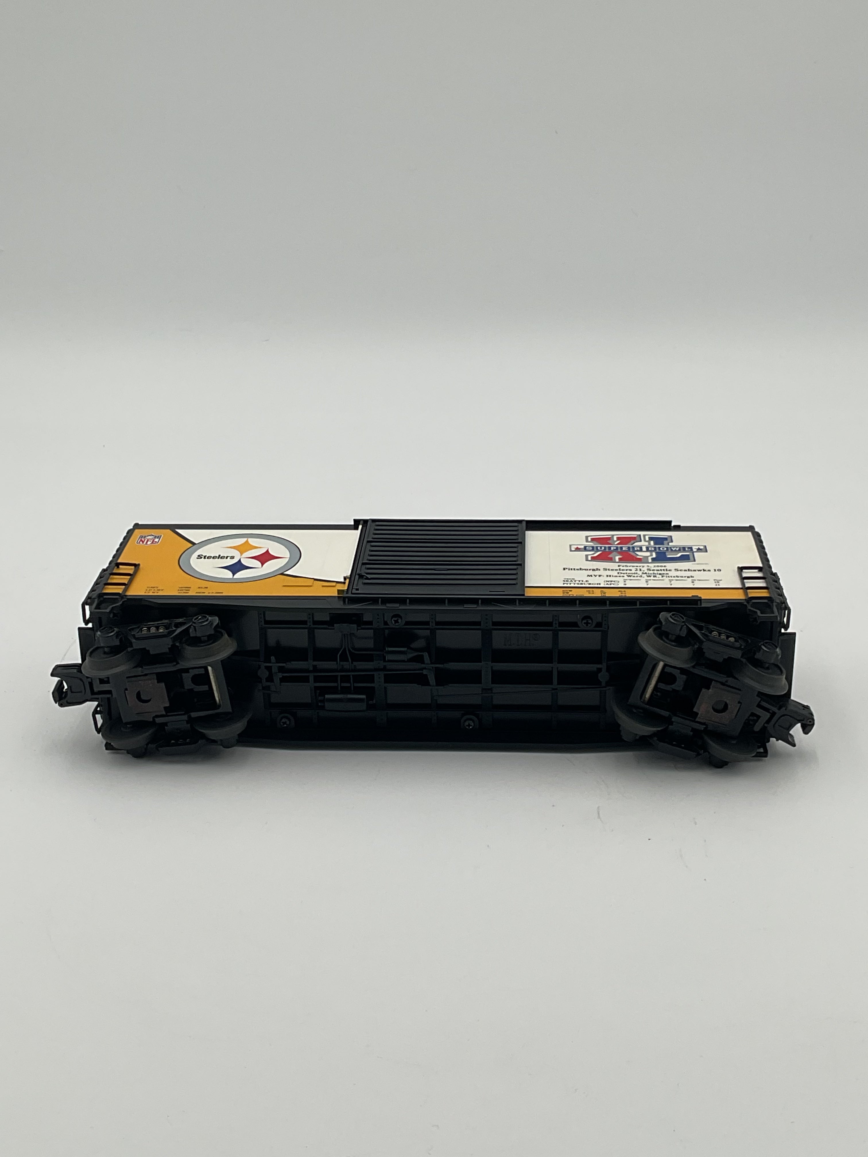 MTH 30-74362 NFL- Pittsburgh Steelers- Super Bowl XL Champs 40’ High Cube Box Car