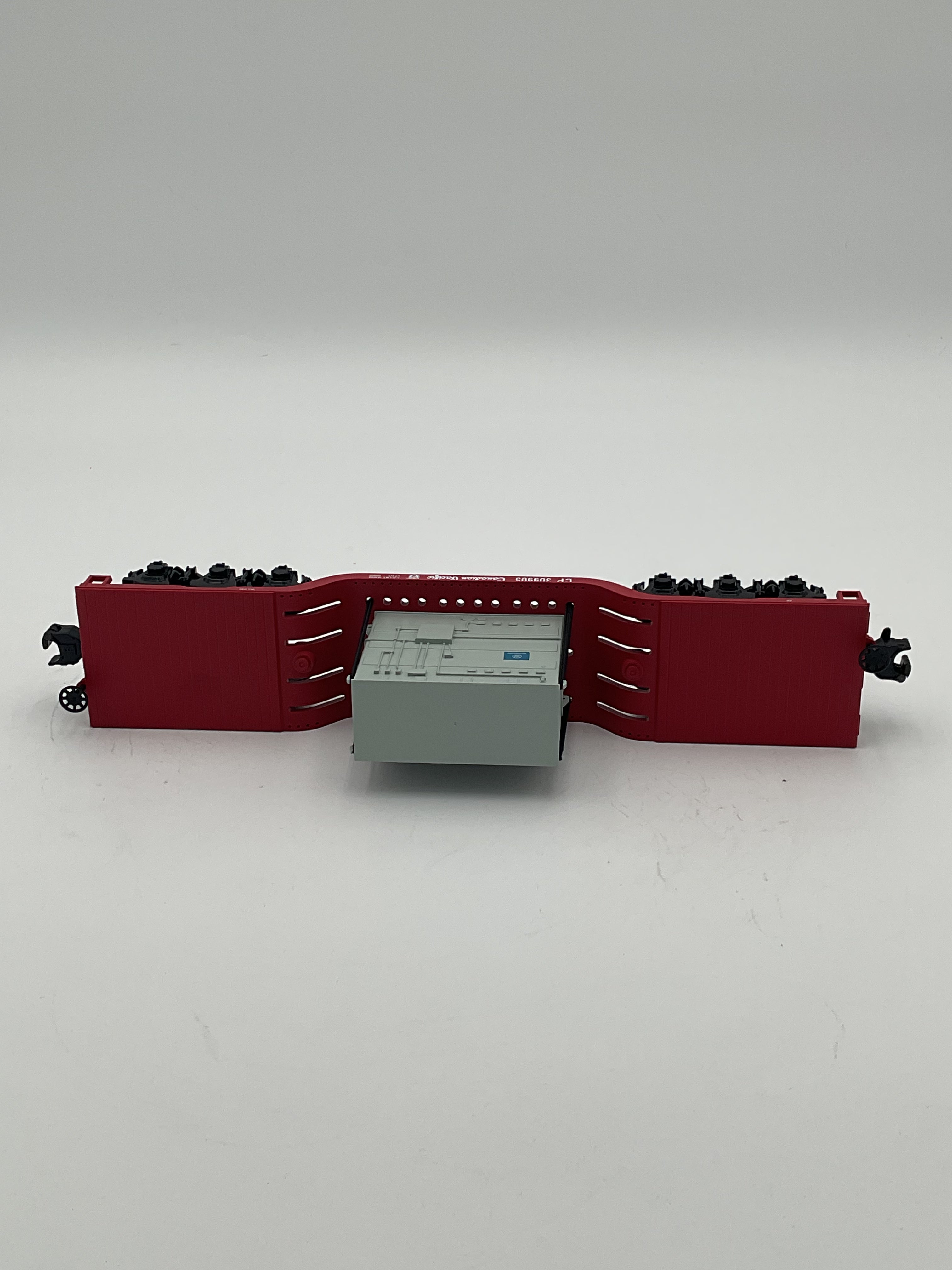 MTH 30-76508 Canadian Pacific Depressed Center Flat Car w/ Transformer Load