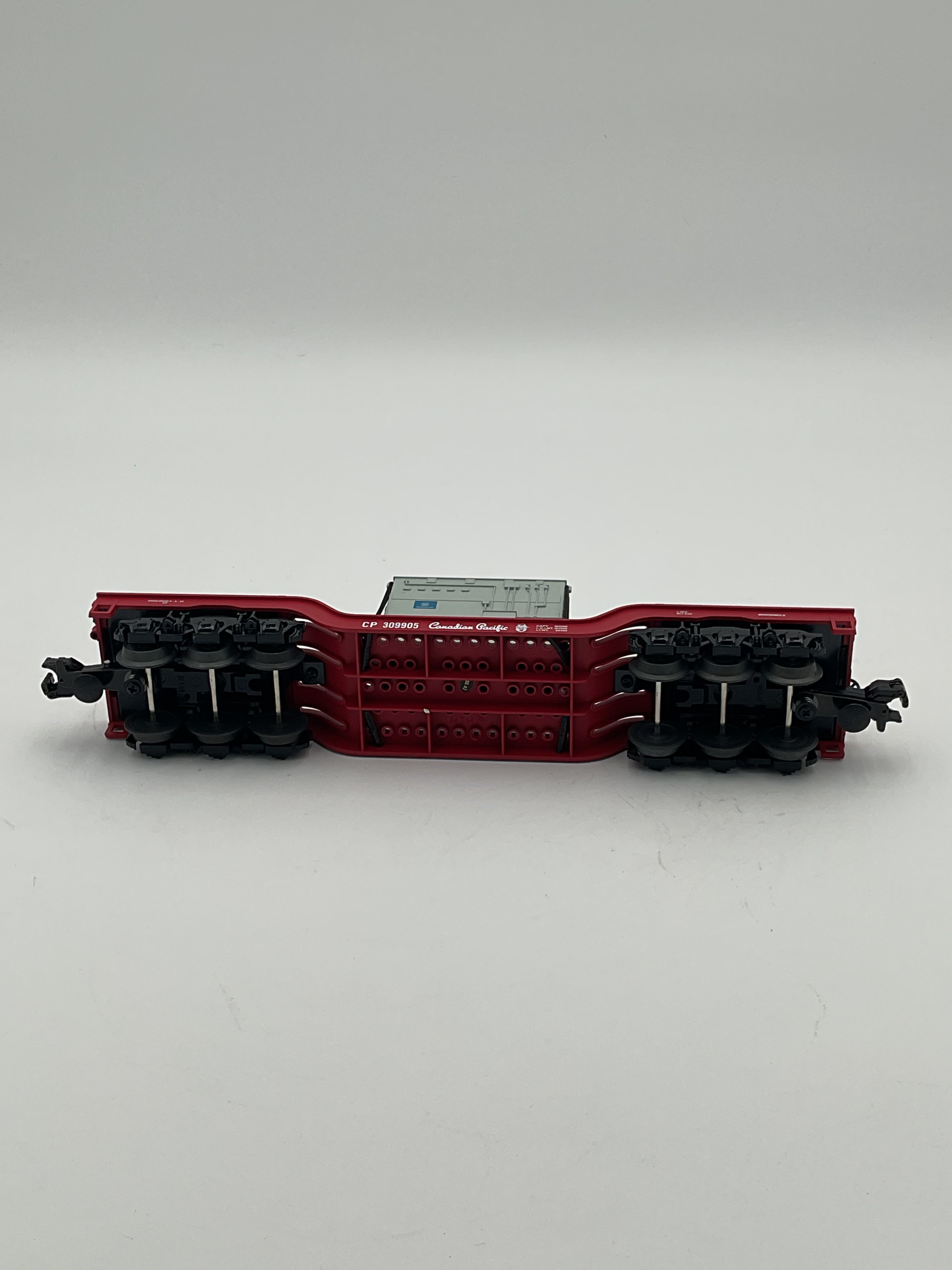 MTH 30-76508 Canadian Pacific Depressed Center Flat Car w/ Transformer Load