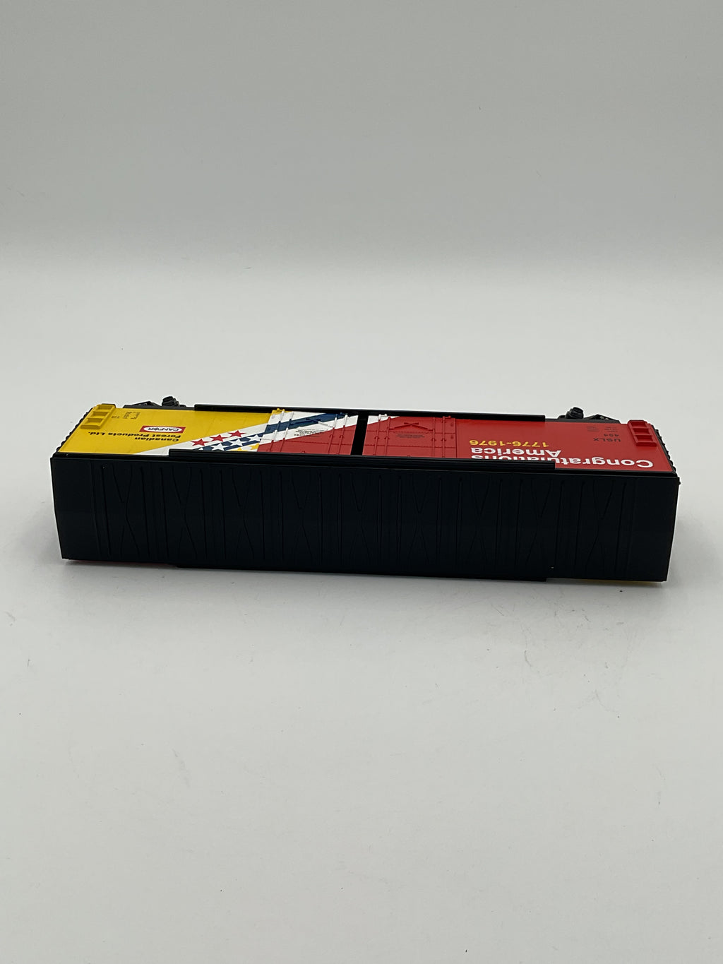 MTH 30-74010 Congratulations America 50’ Double Door Plugged Boxcar