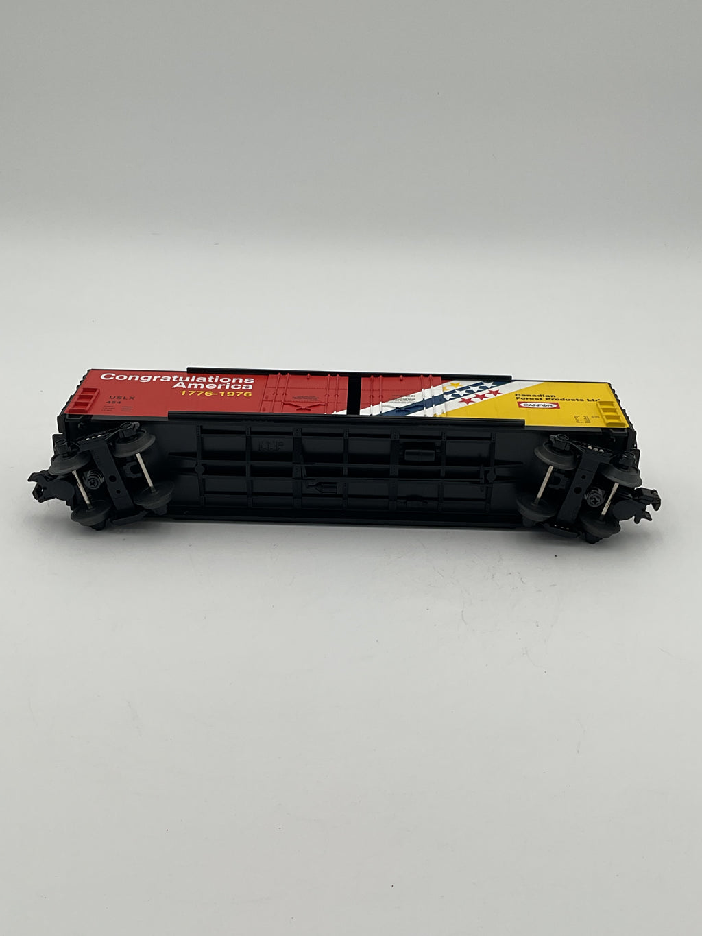 MTH 30-74010 Congratulations America 50’ Double Door Plugged Boxcar