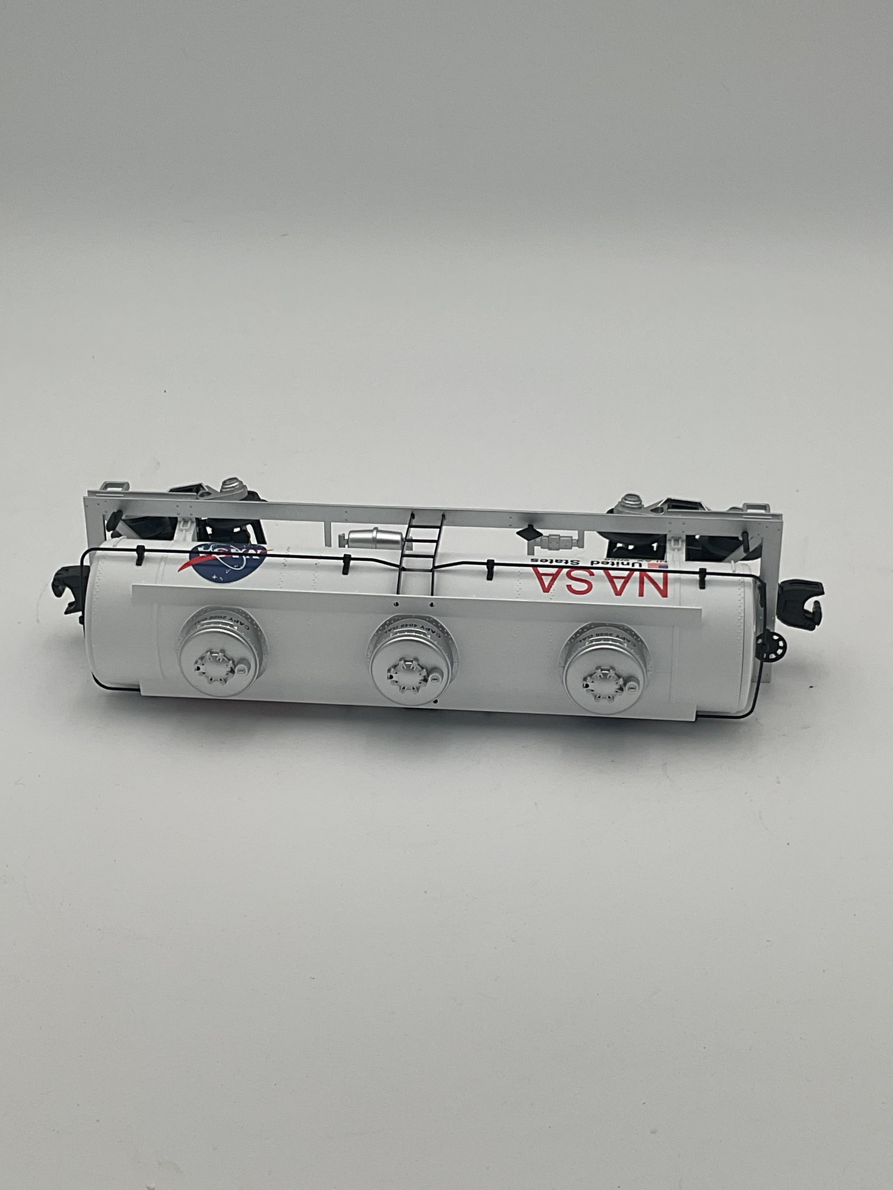 MTH 30-73660 NASA 3-Dome Tank Car